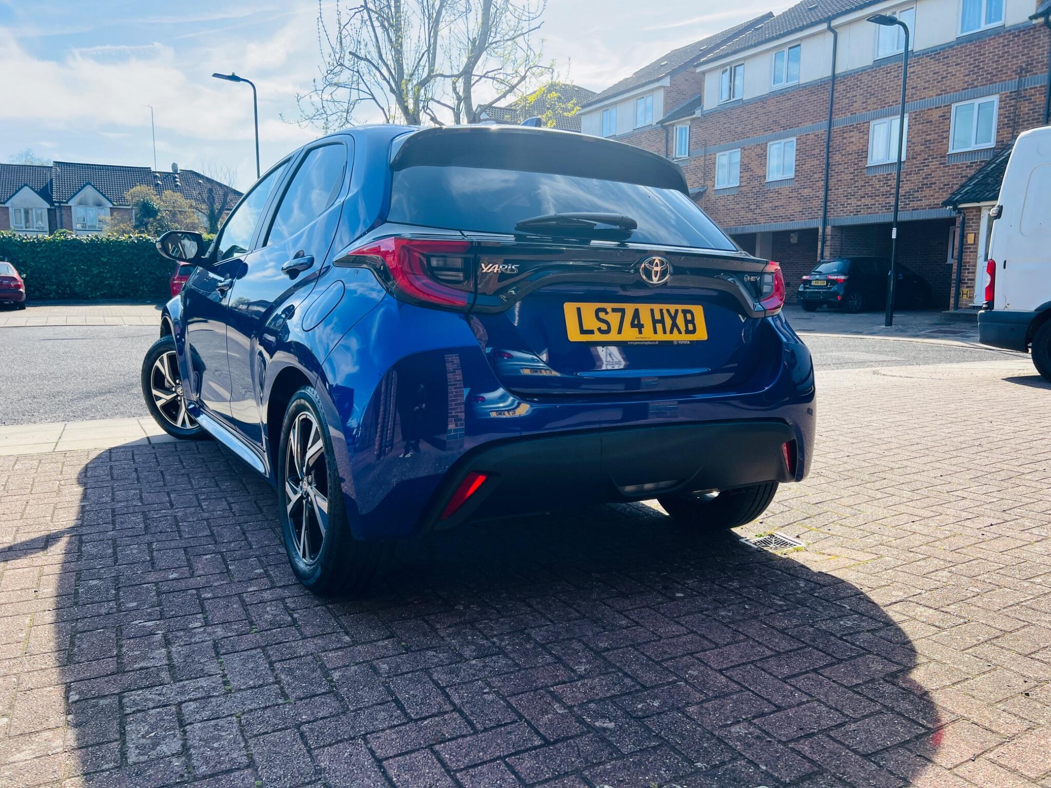 Toyota Yaris view 23