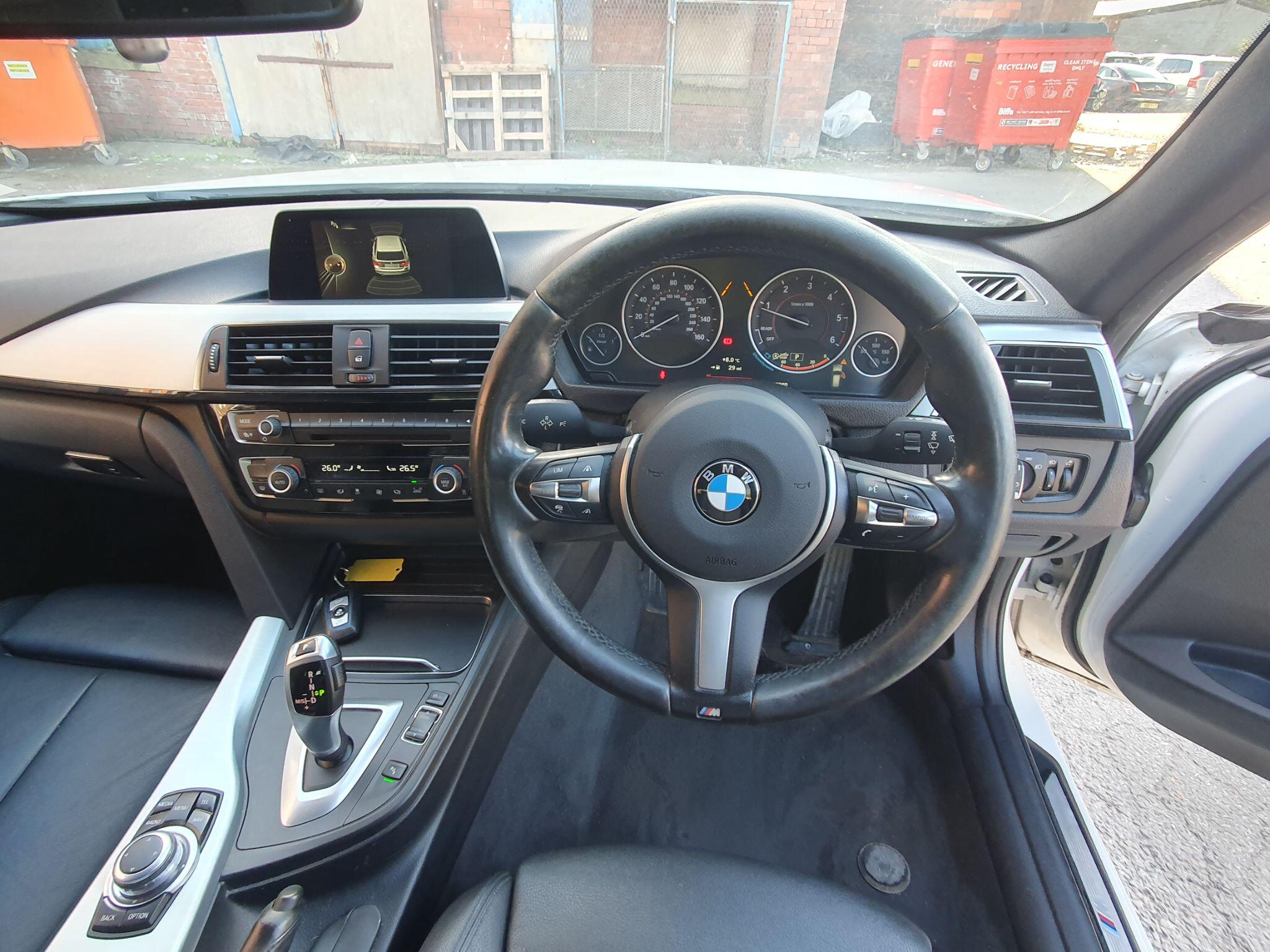 BMW 3 Series view 35