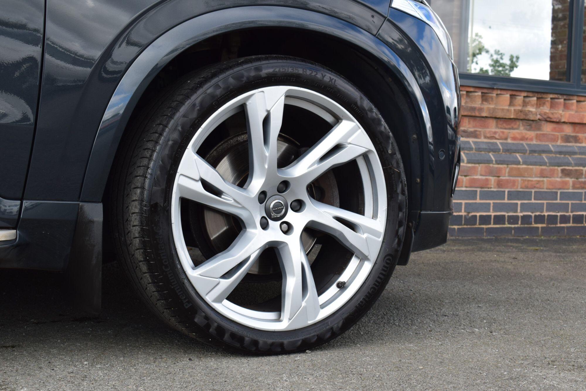 Volvo XC90 view 49