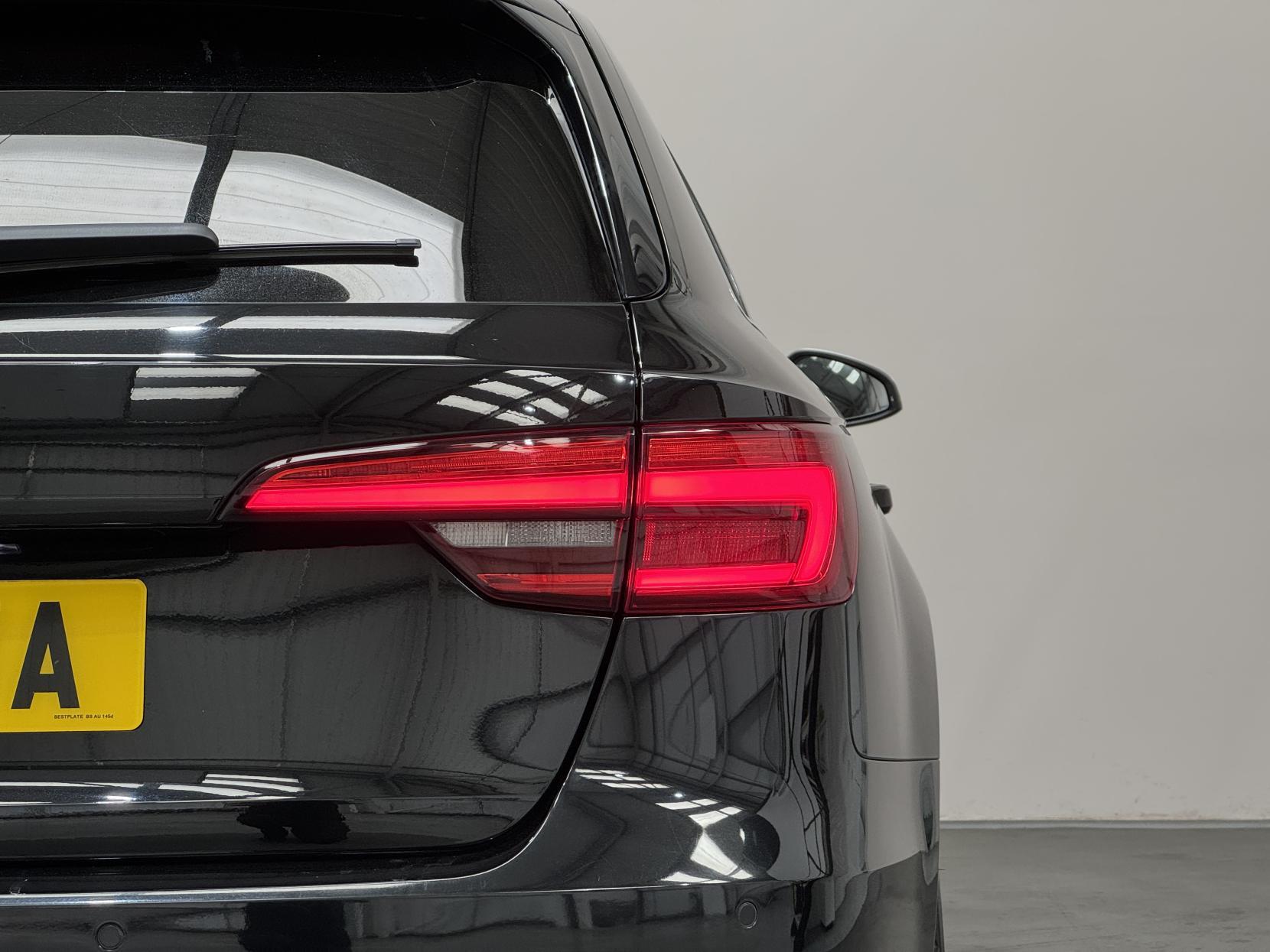 Audi S4 Avant view 15