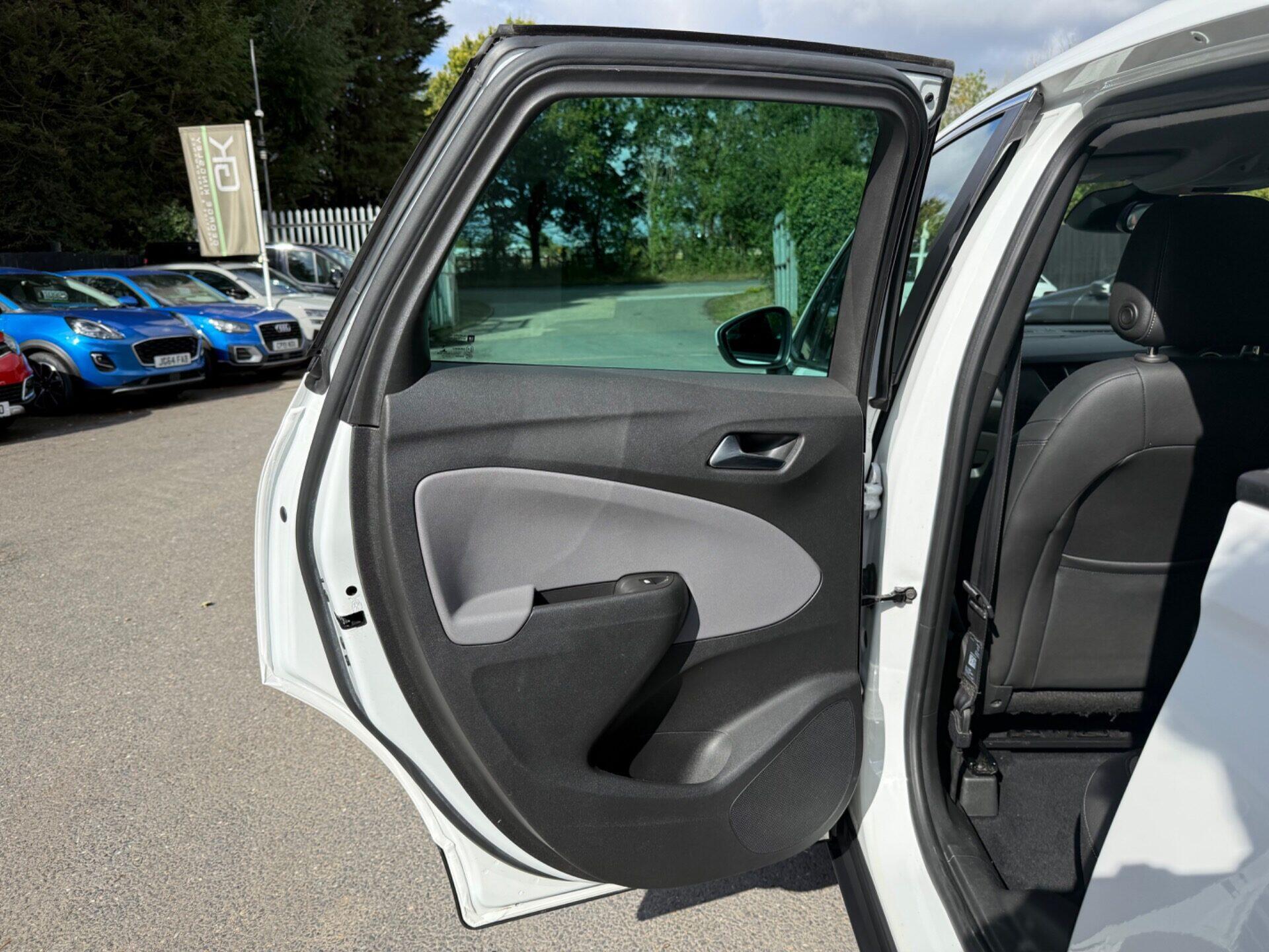 Vauxhall Crossland X view 30