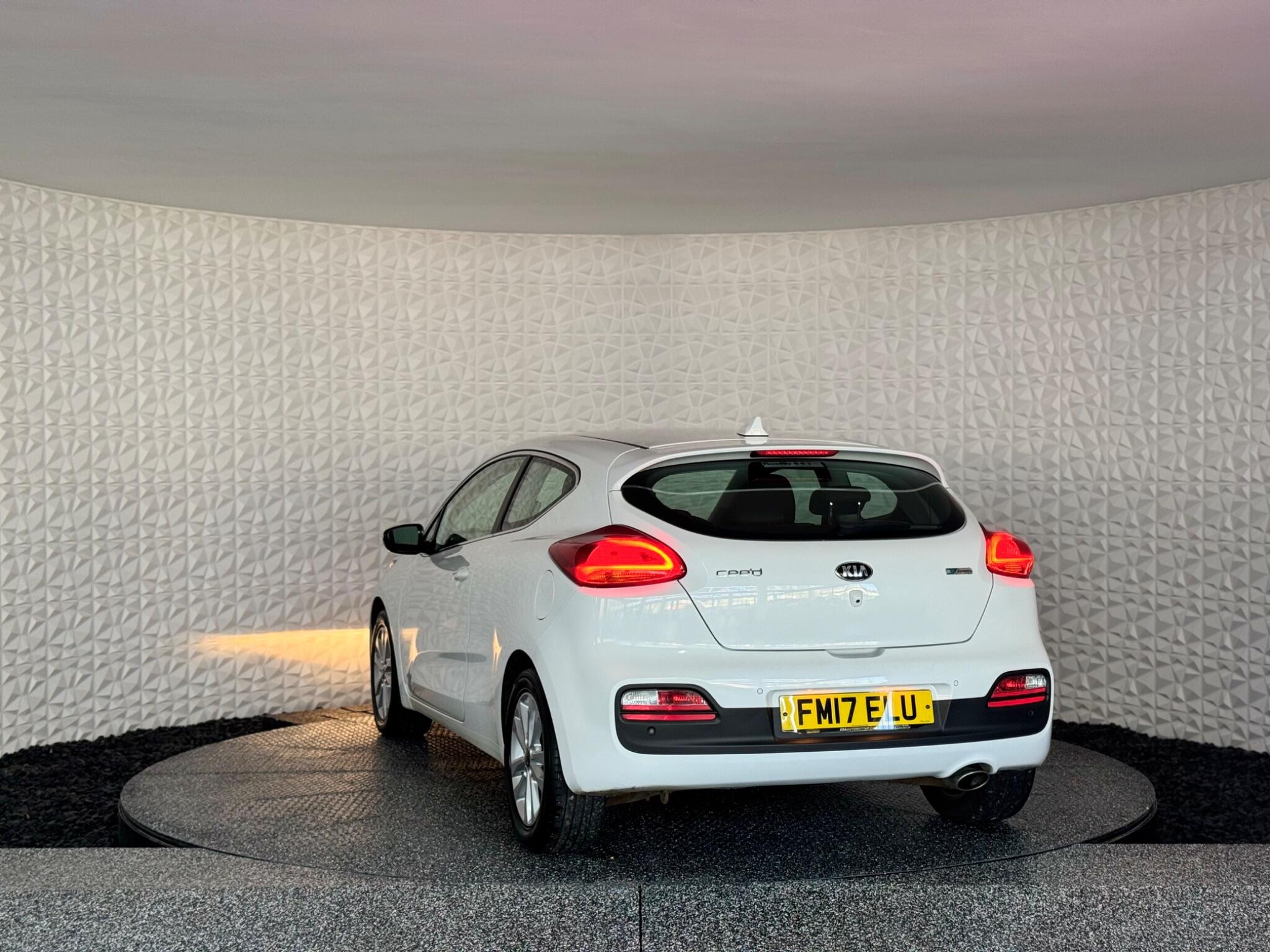 Kia Proceed view 16