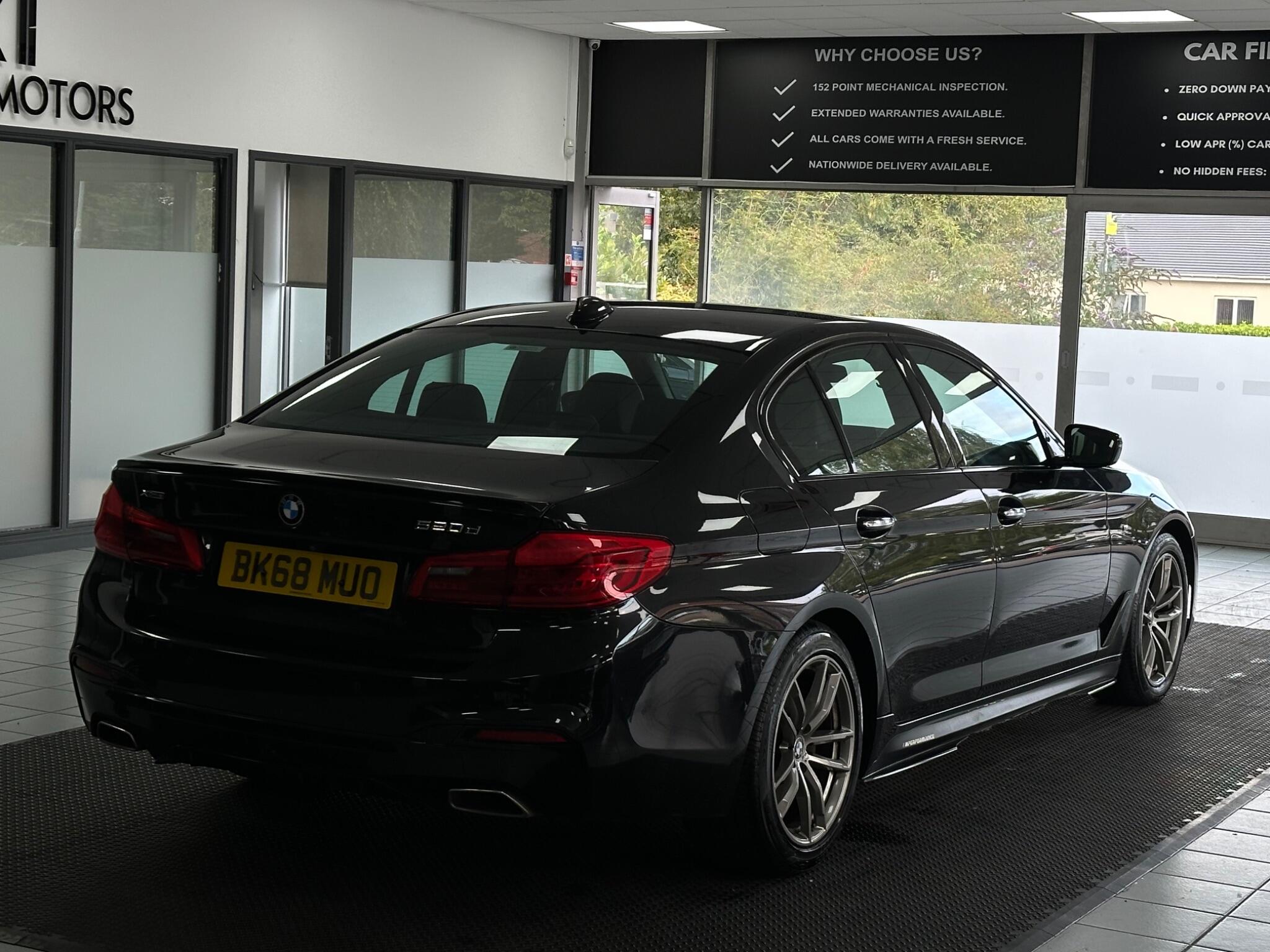 BMW 5 Series view 14