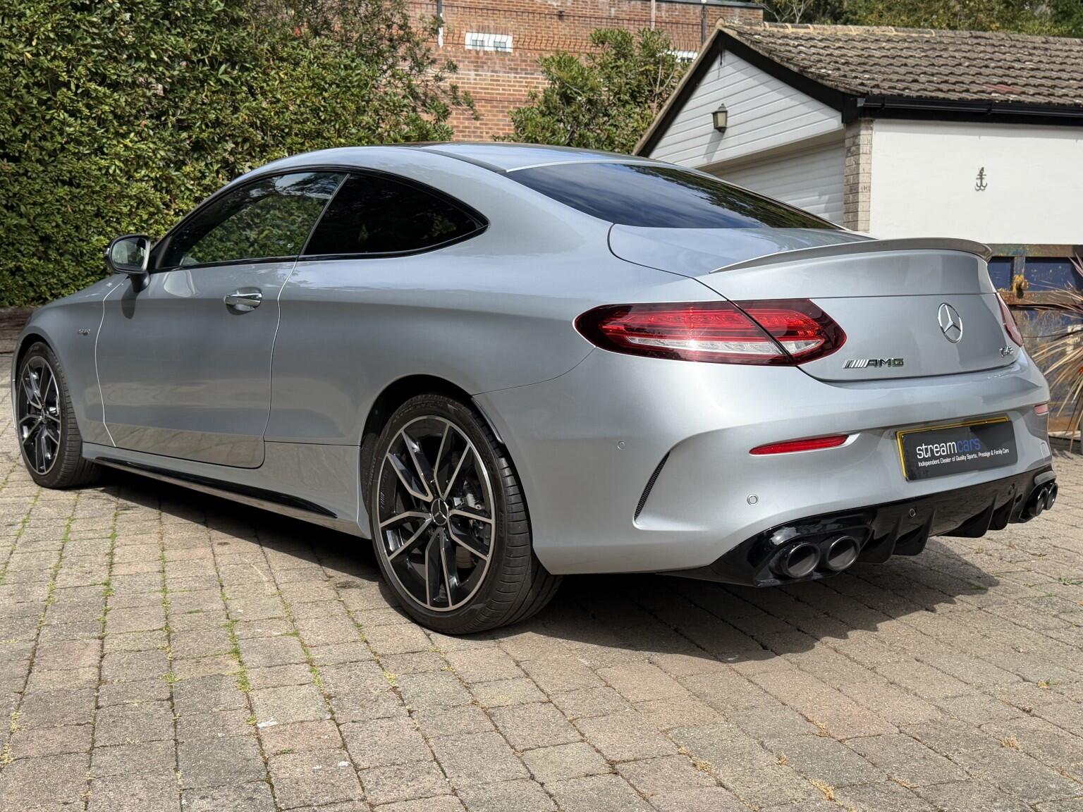 Mercedes-Benz C-Class view 5