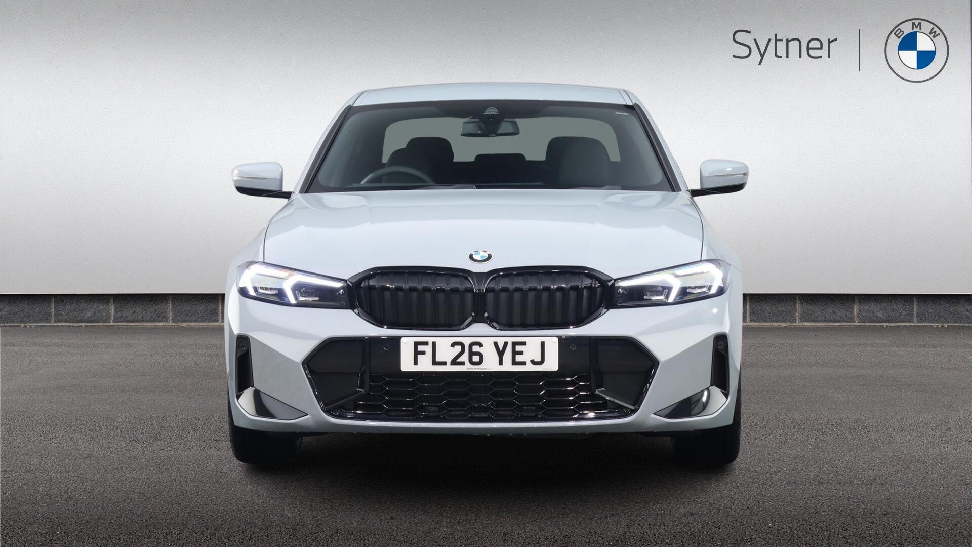 BMW 3 Series view 16
