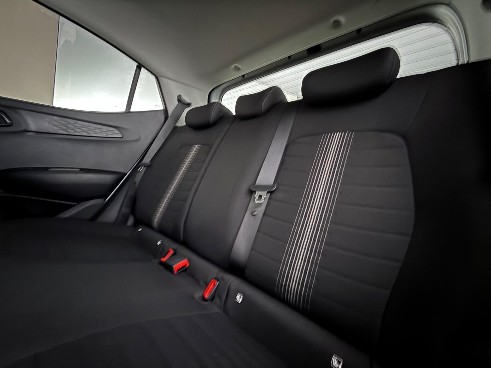 Hyundai i10 view 32