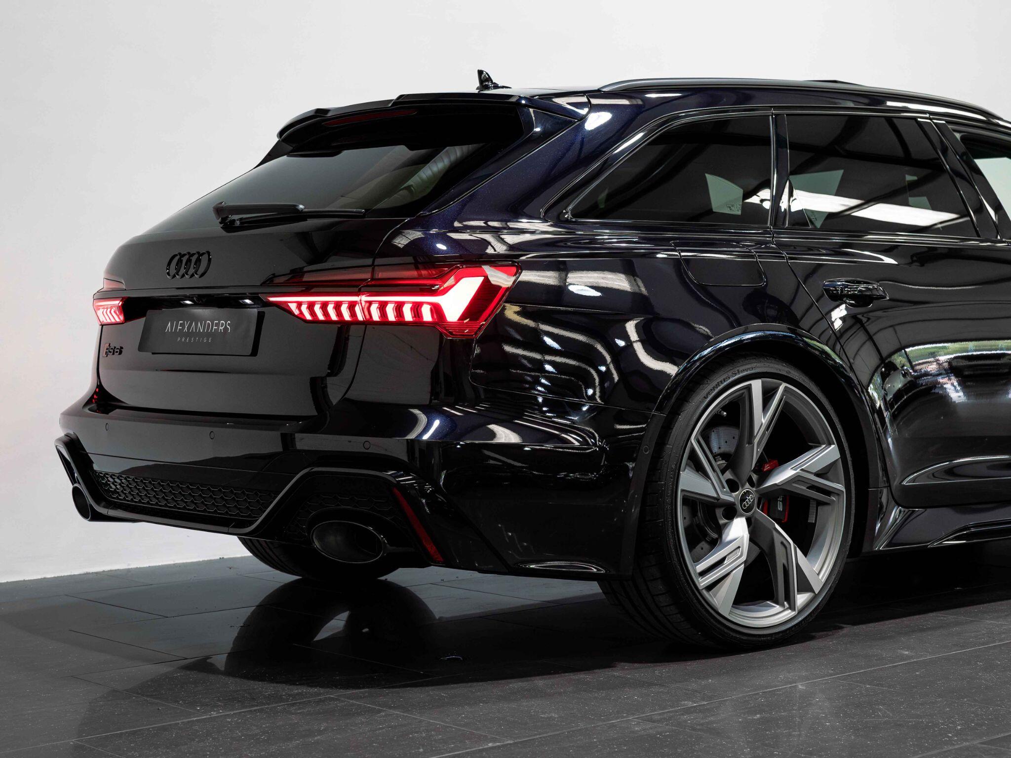 Audi RS6 Avant view 13