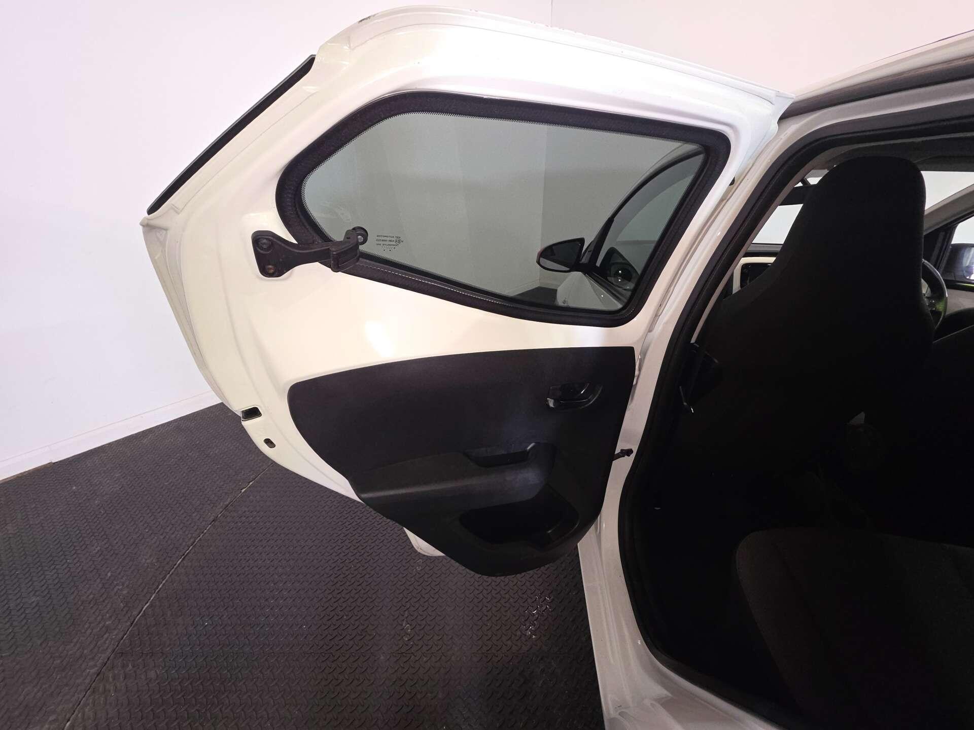 Toyota Aygo view 37