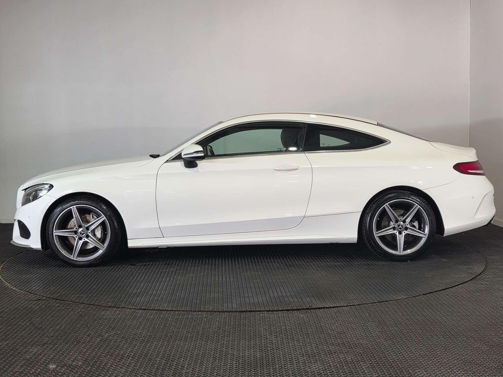 Mercedes-Benz C-Class view 4