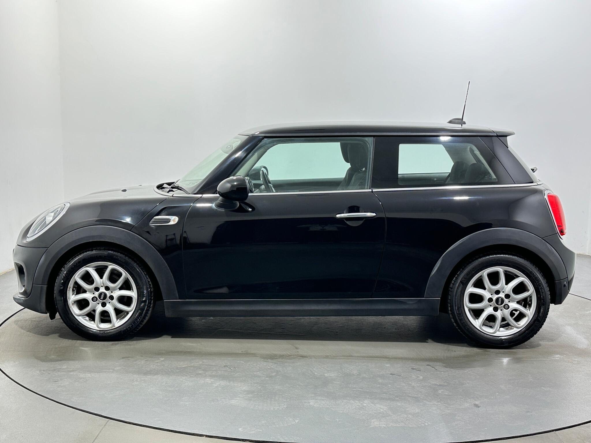 Mini Cooper view 5