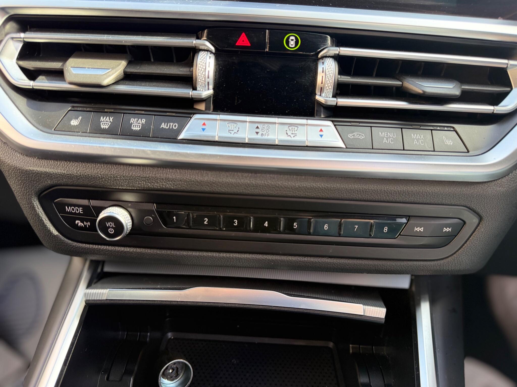 BMW 3 Series view 18