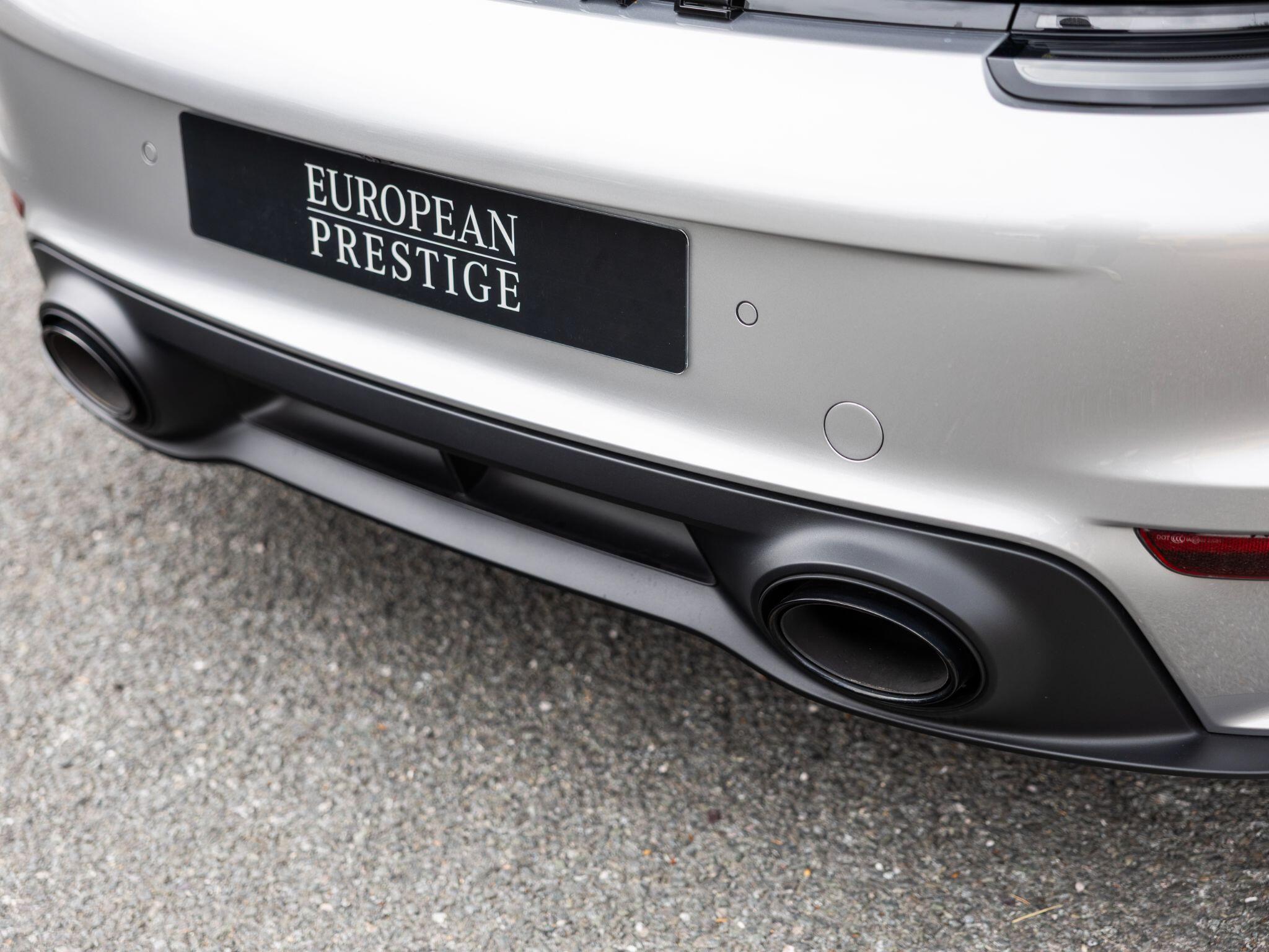 Porsche 911 view 28