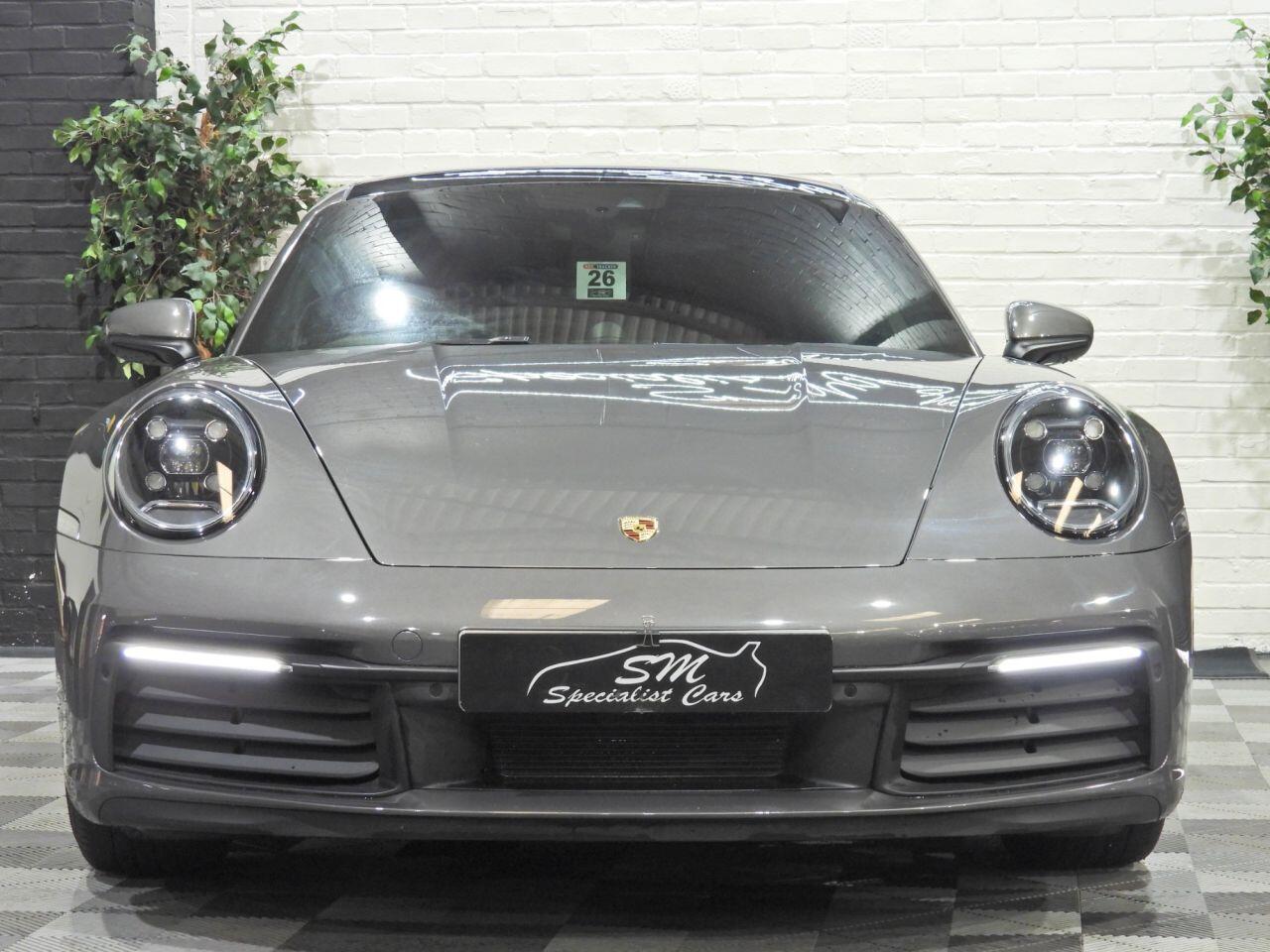 Porsche 911 view 8