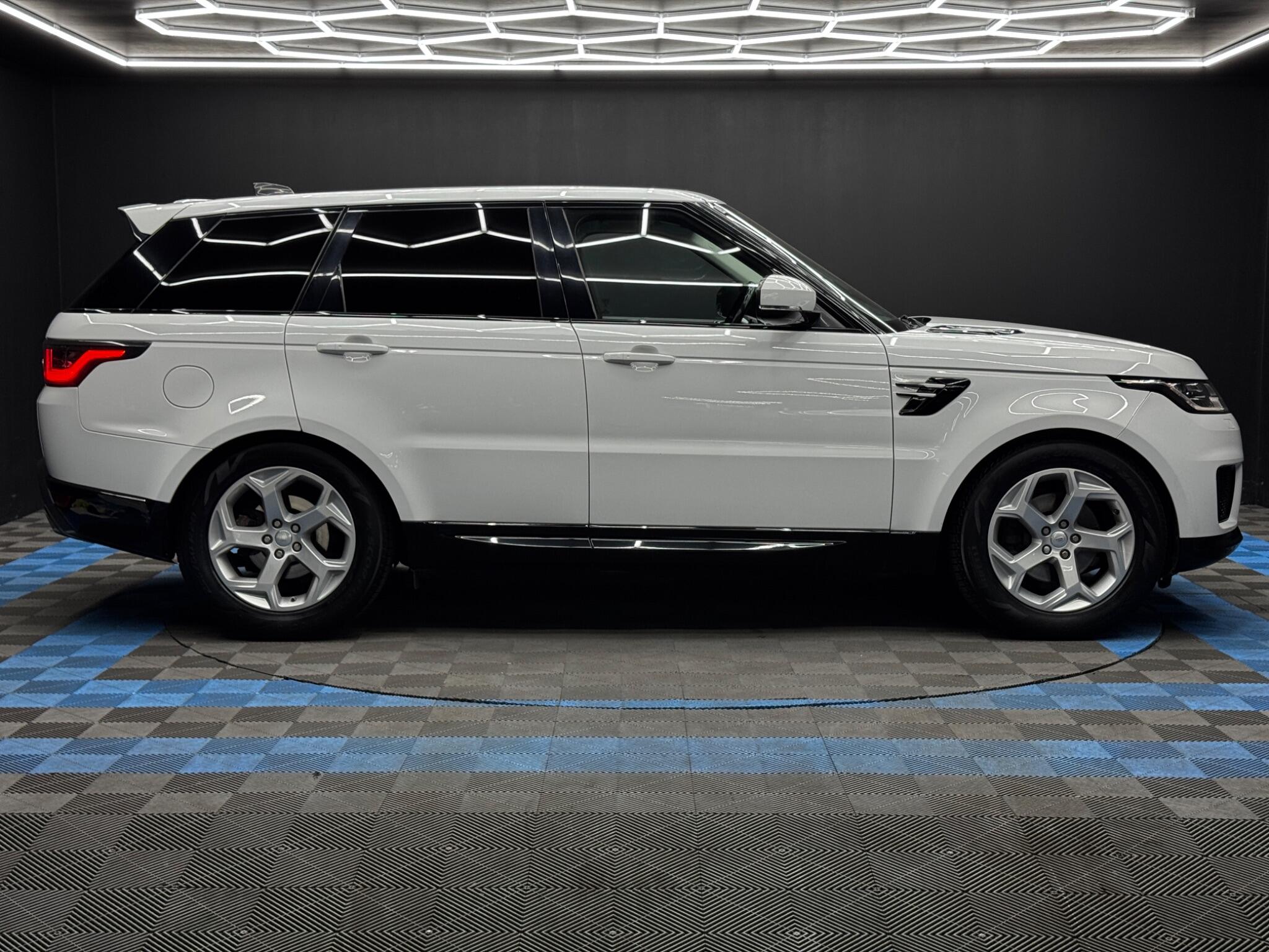 Land Rover Range Rover Sport view 4