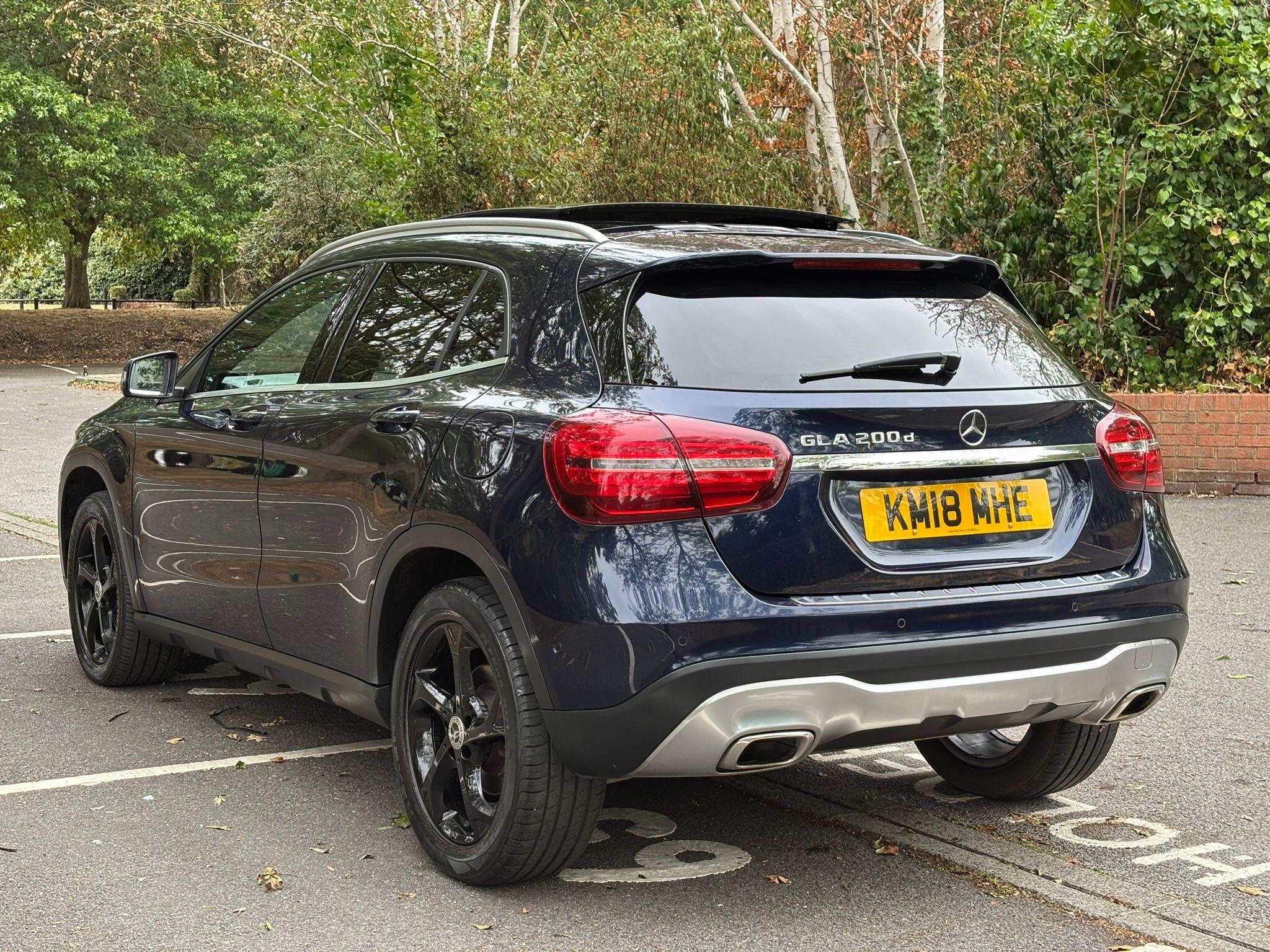 Mercedes-Benz GLA view 6