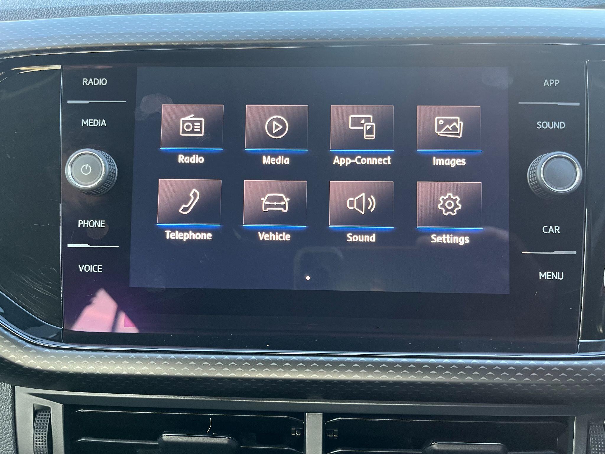 Volkswagen T-Cross view 31