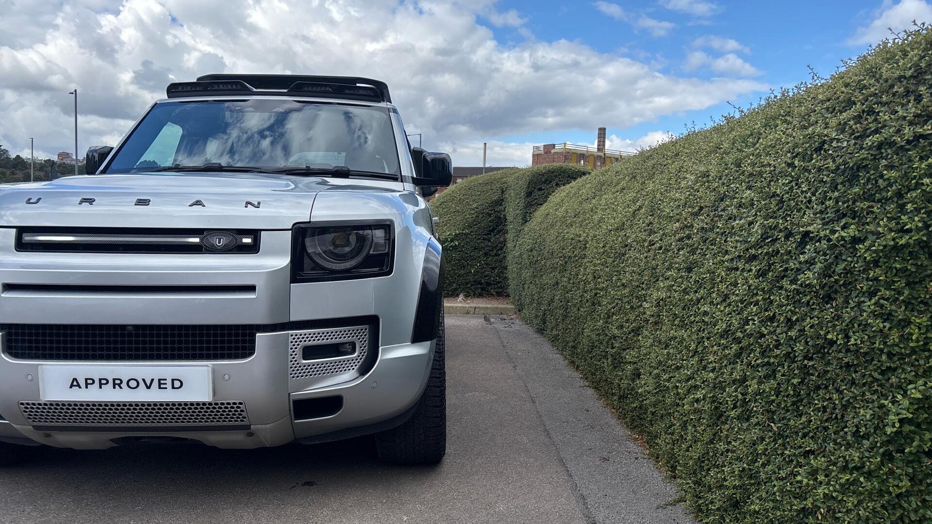Land Rover Defender view 49