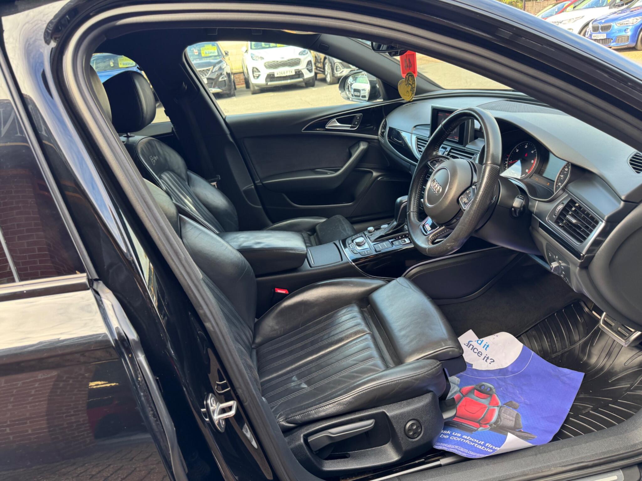 Audi A6 Avant view 13
