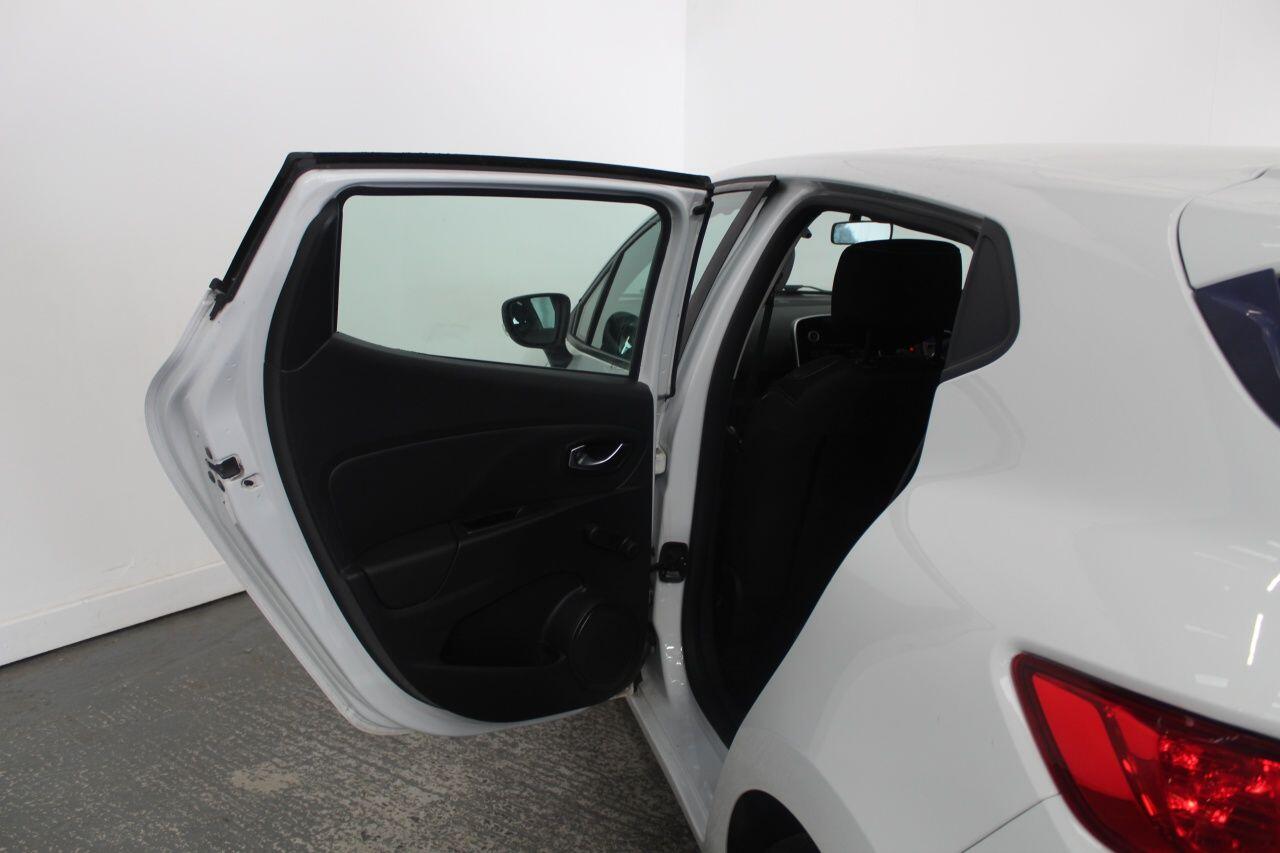 Renault Clio view 26
