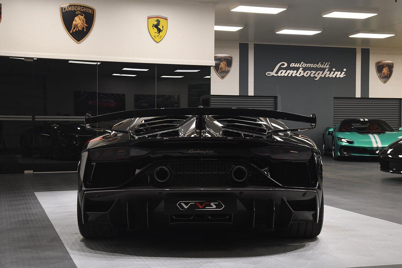 Lamborghini Aventador view 35
