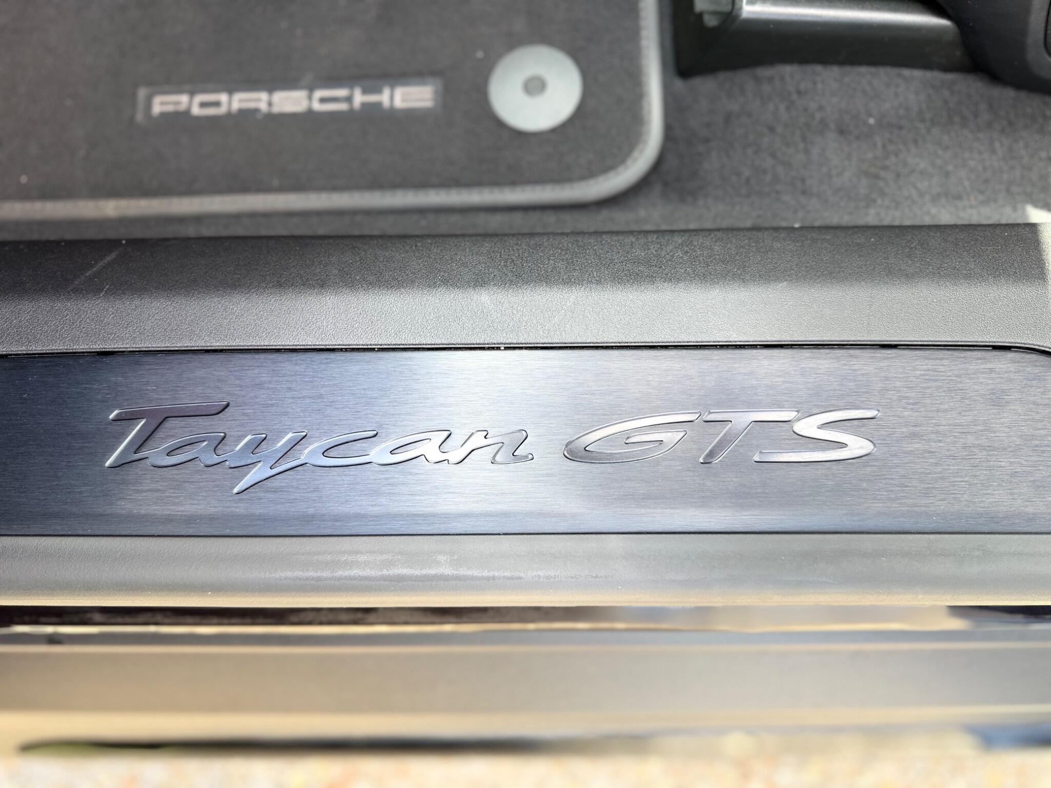 Porsche Taycan view 16