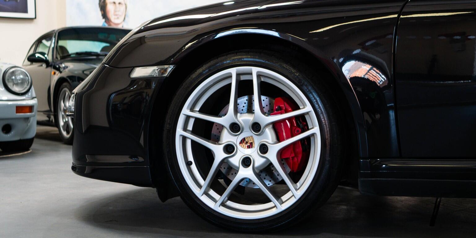 Porsche 911 view 9