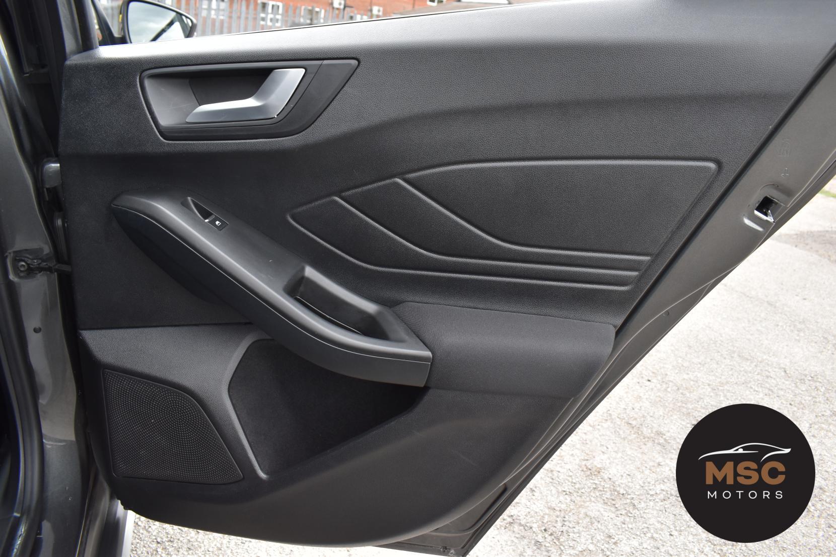Ford Focus view 59
