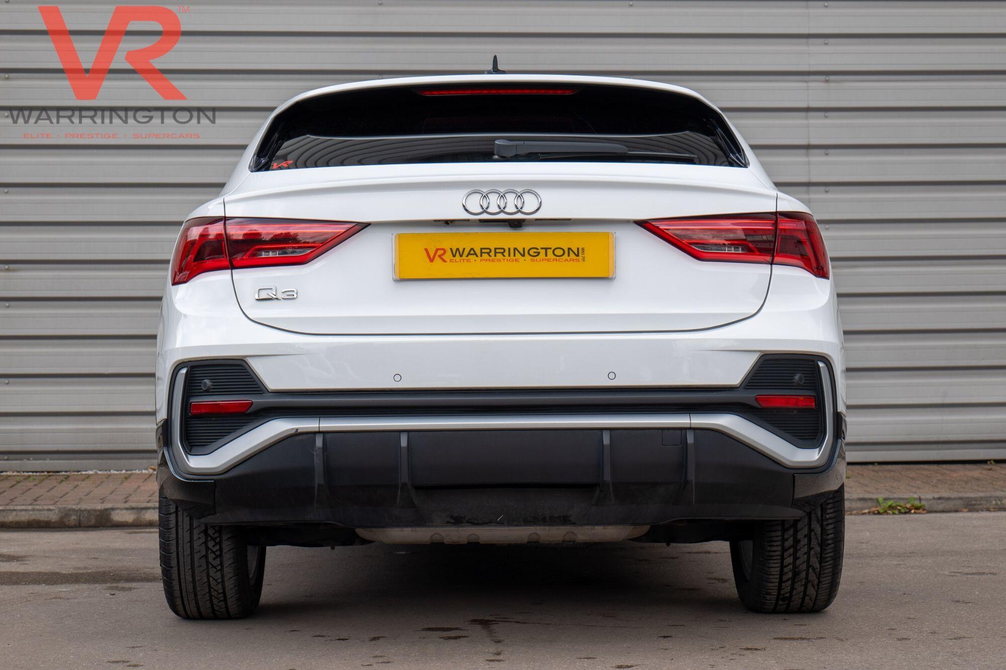 Audi Q3 view 17