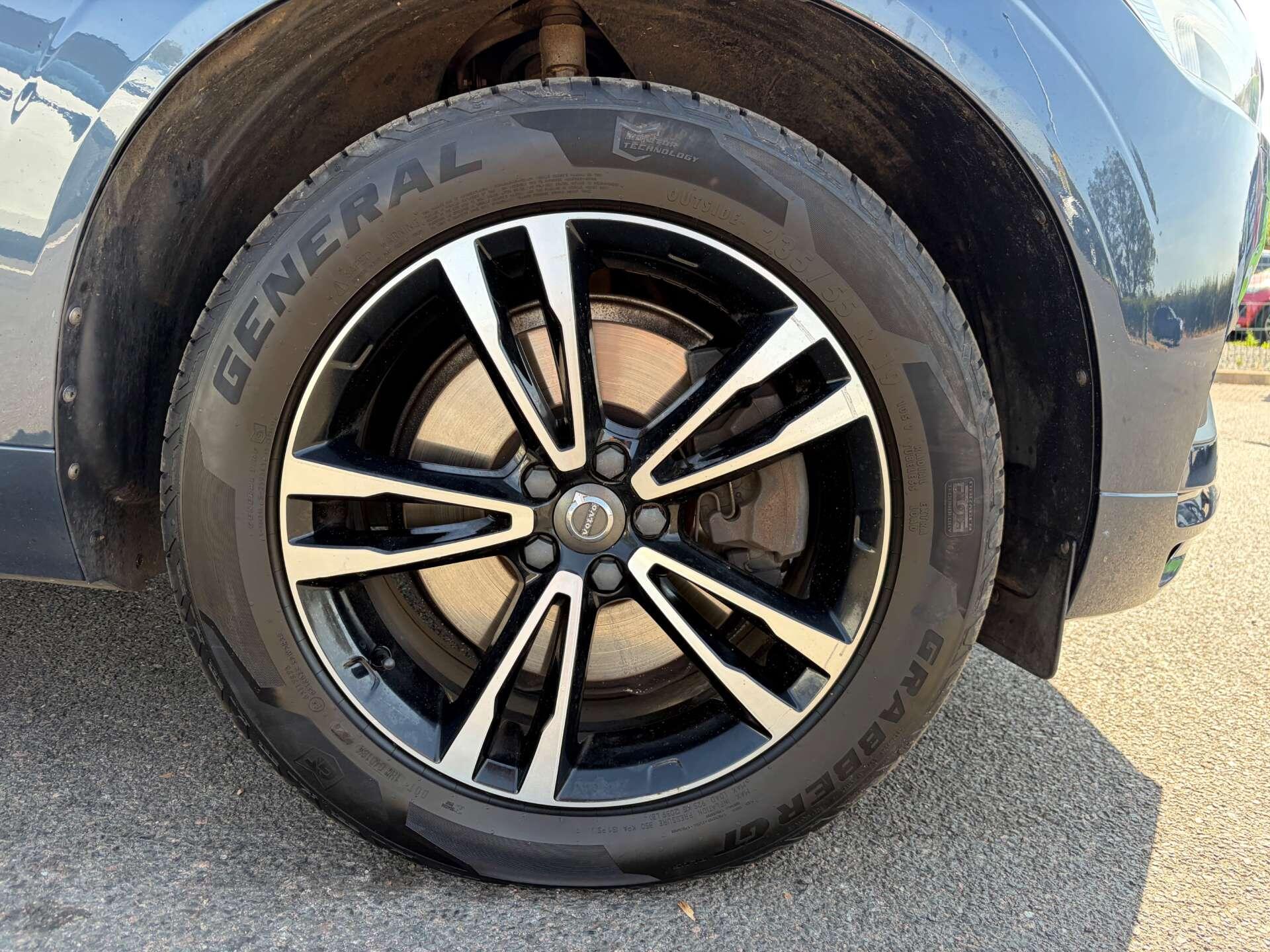 Volvo XC60 view 11