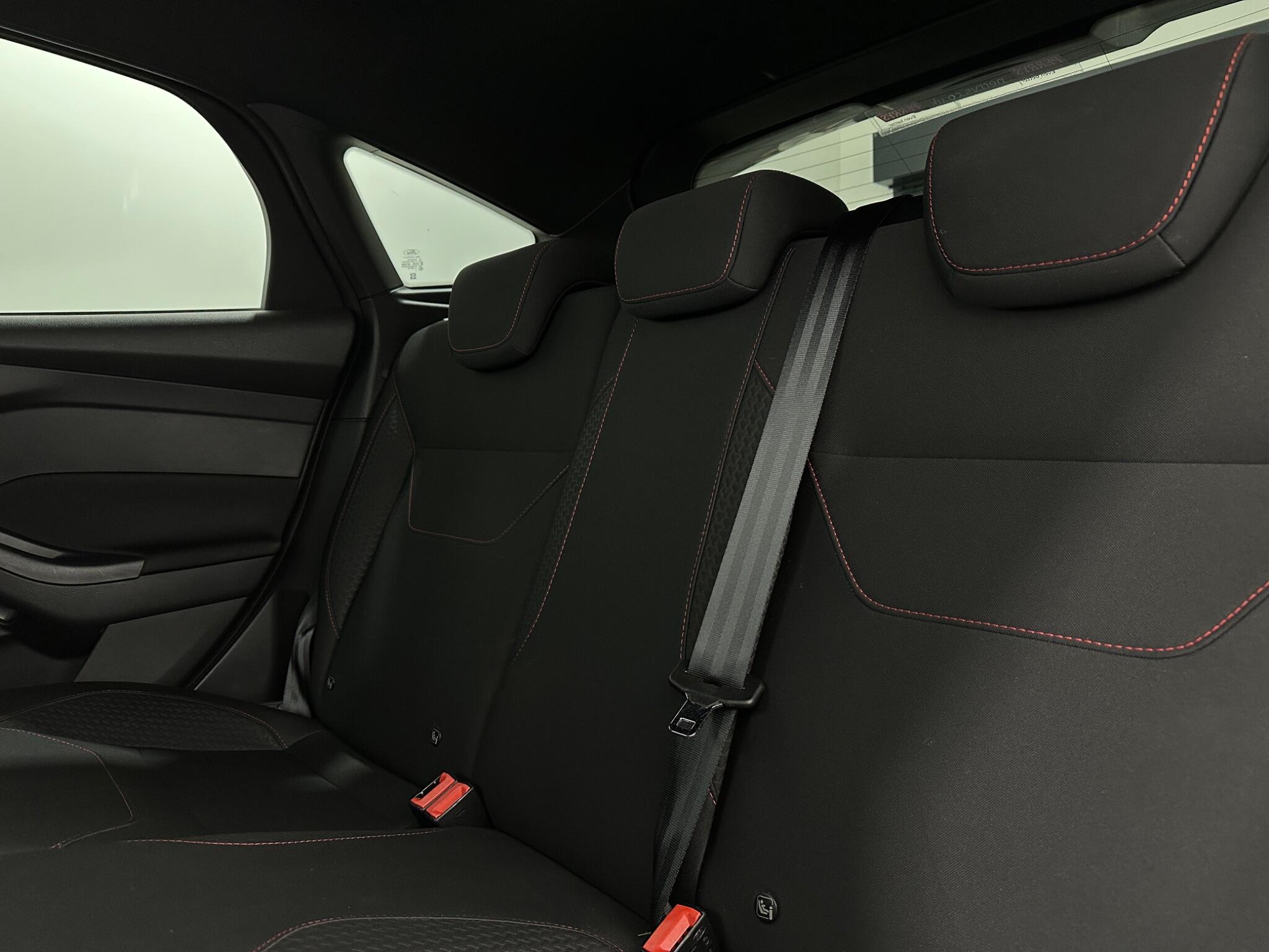 Ford Focus view 38