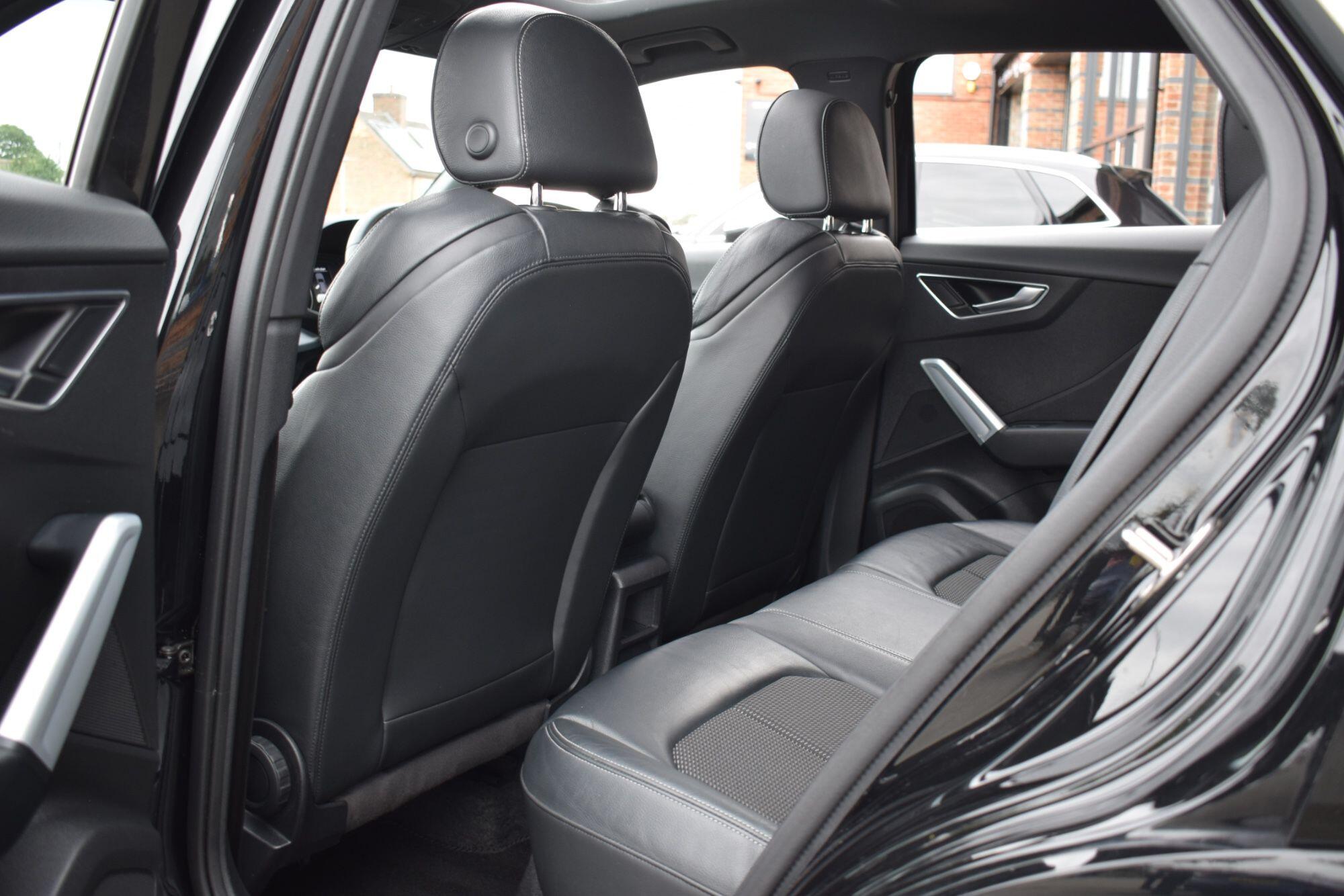 Audi Q2 view 24