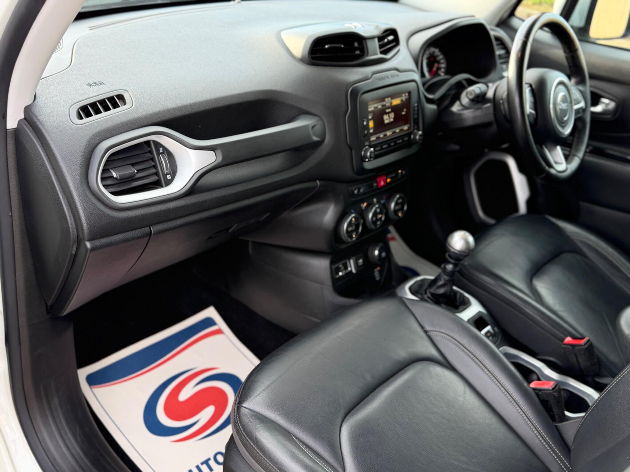 Jeep Renegade view 11