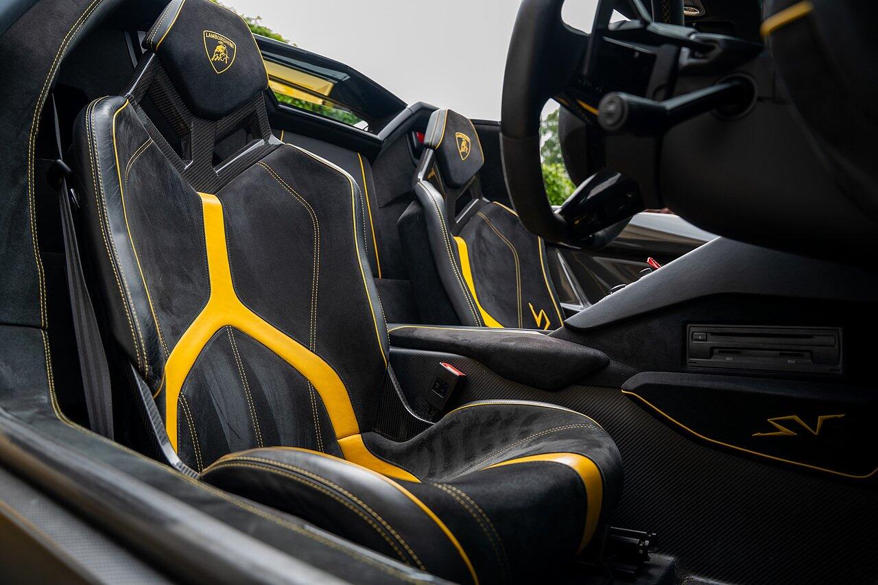 Lamborghini Aventador view 51
