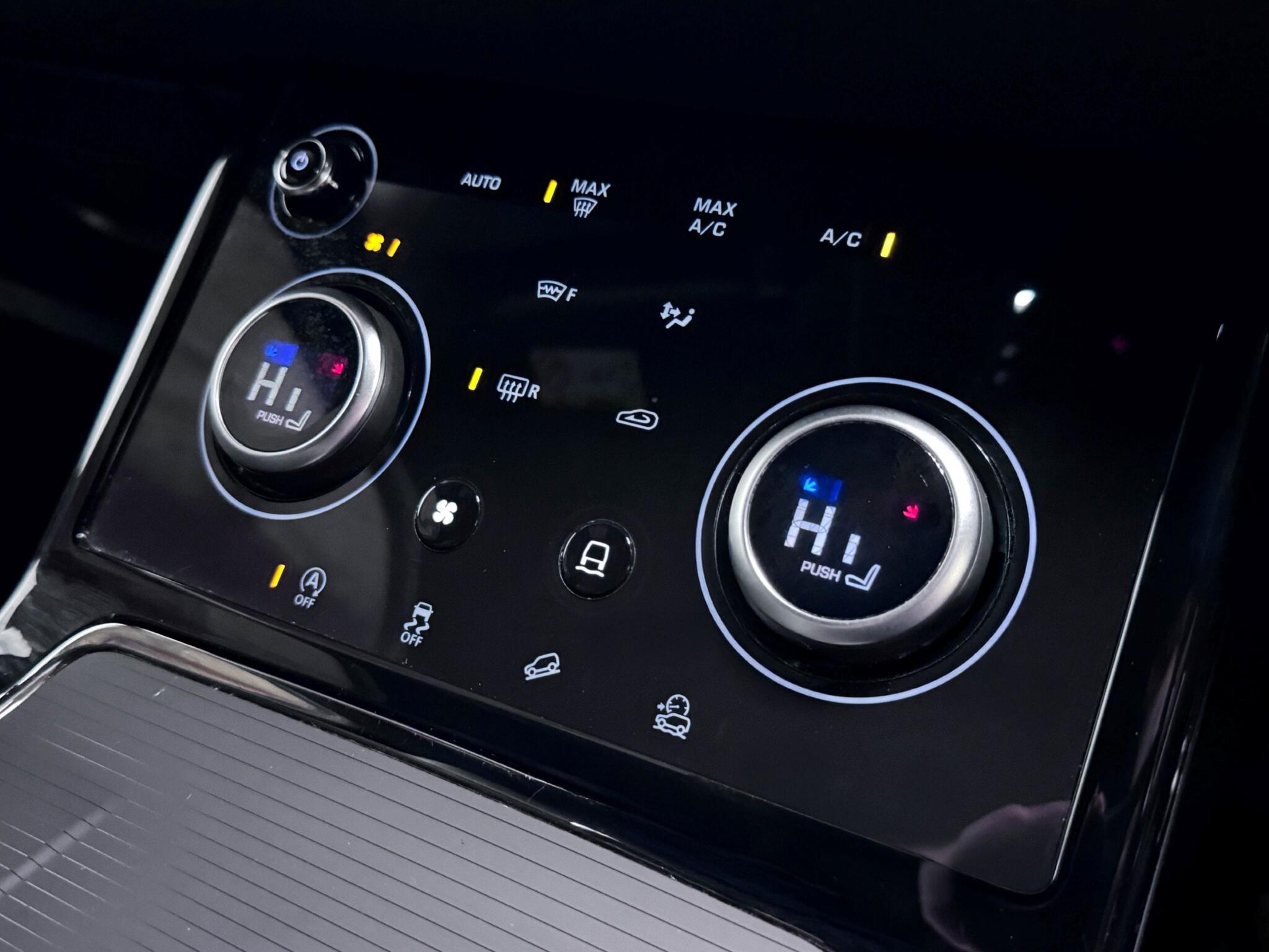 Land Rover Range Rover Evoque view 35