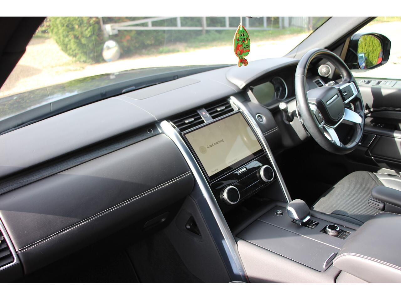 Land Rover Discovery view 14