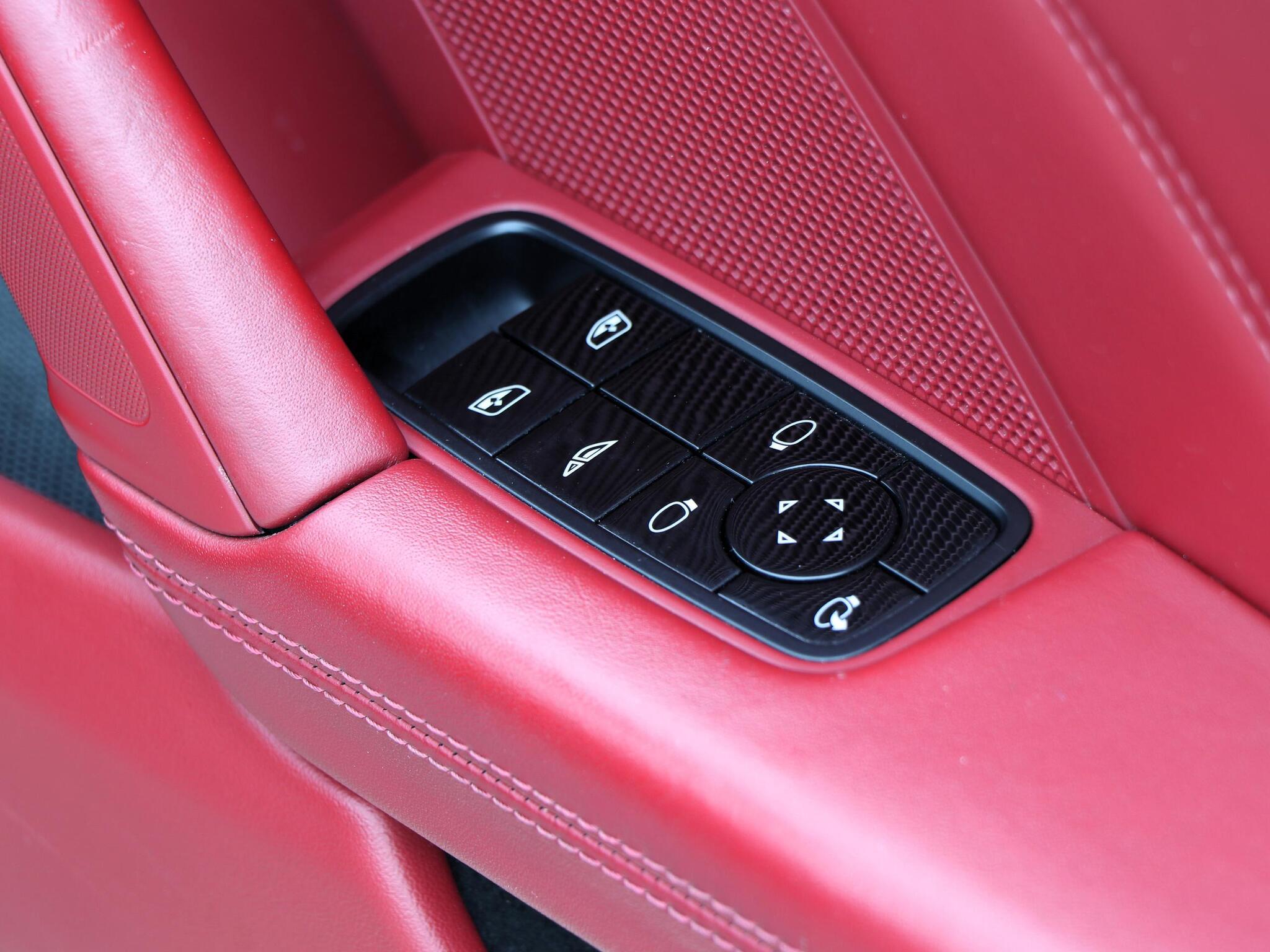 Porsche 911 view 36
