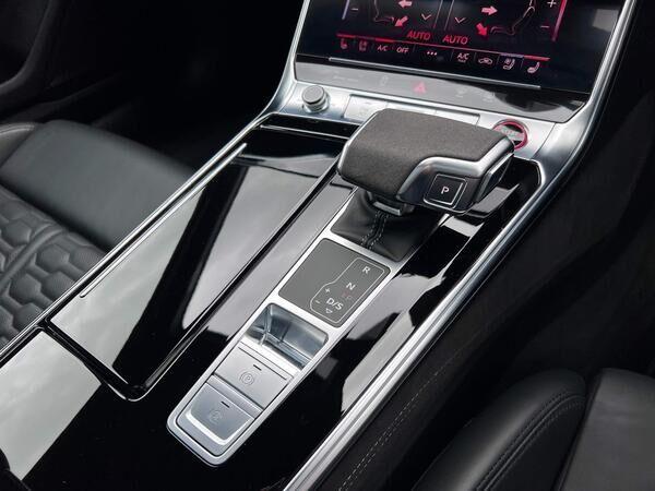 Audi RS6 Avant view 61