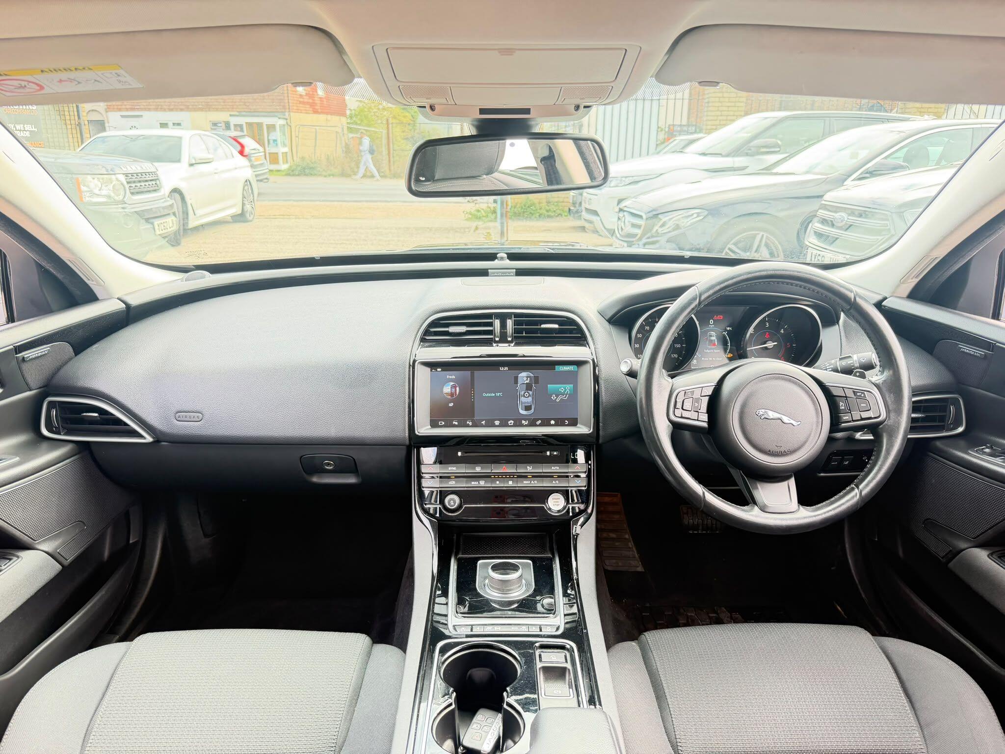 Jaguar XE view 9