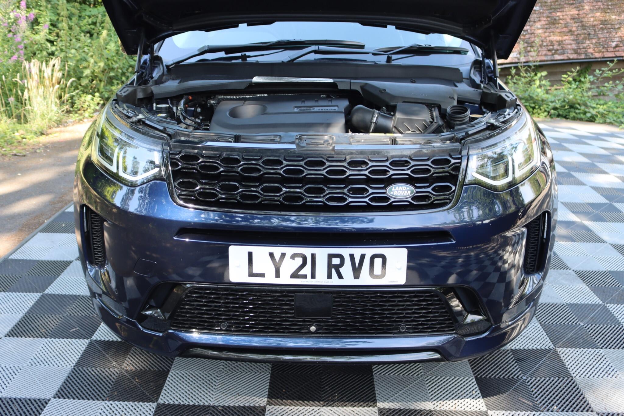 Land Rover Discovery Sport view 20