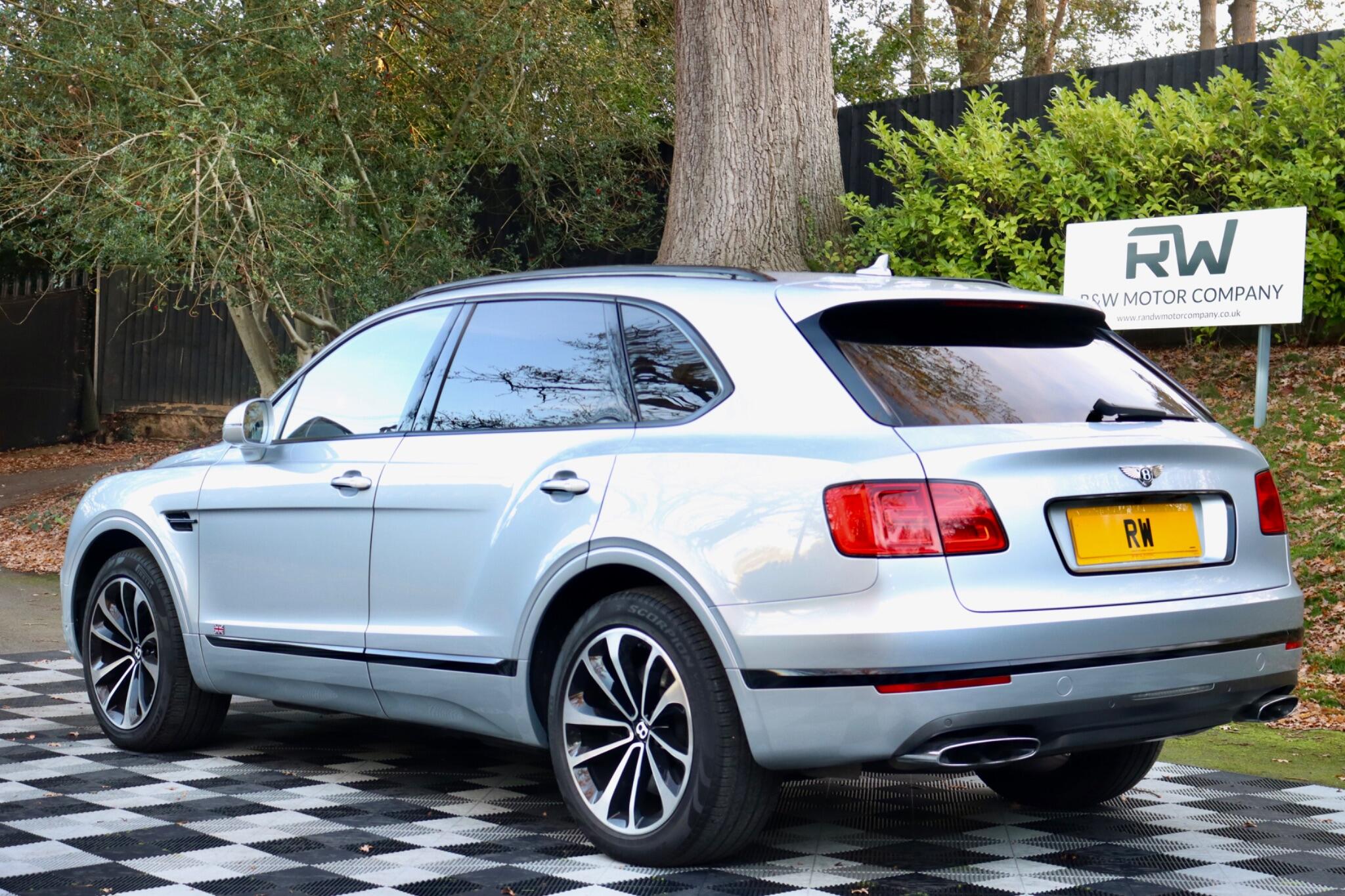 Bentley Bentayga view 17
