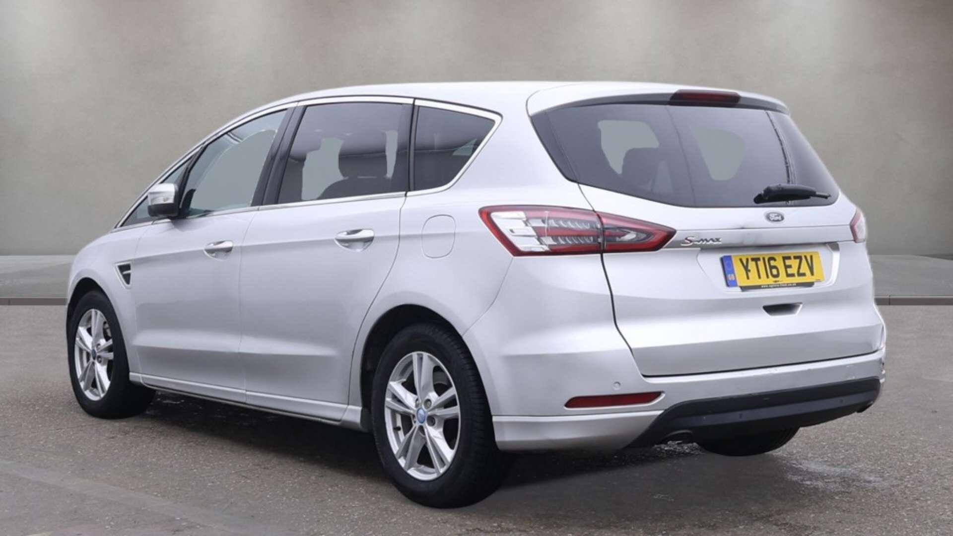 Ford S-Max view 9