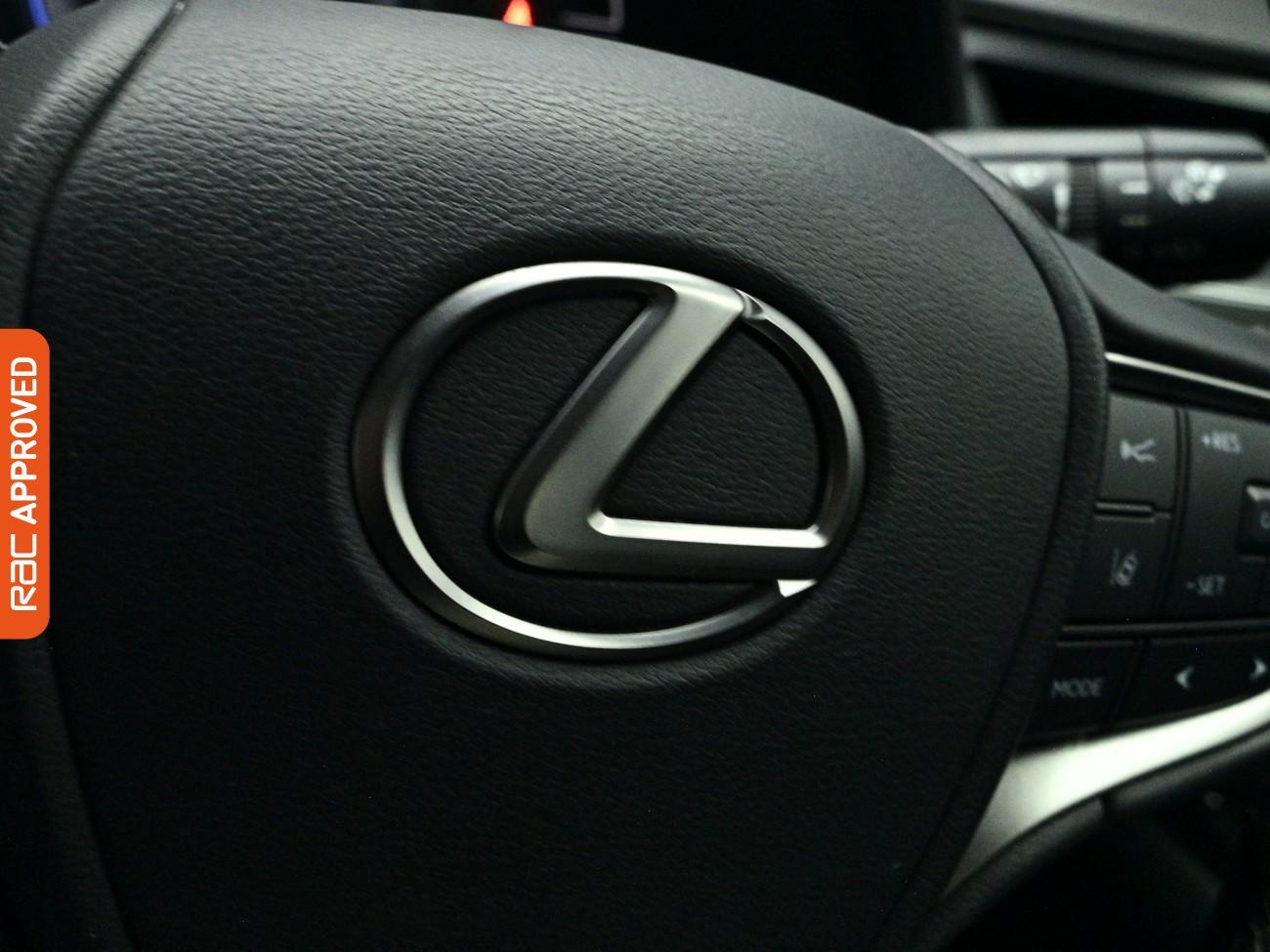 Lexus Ux view 22