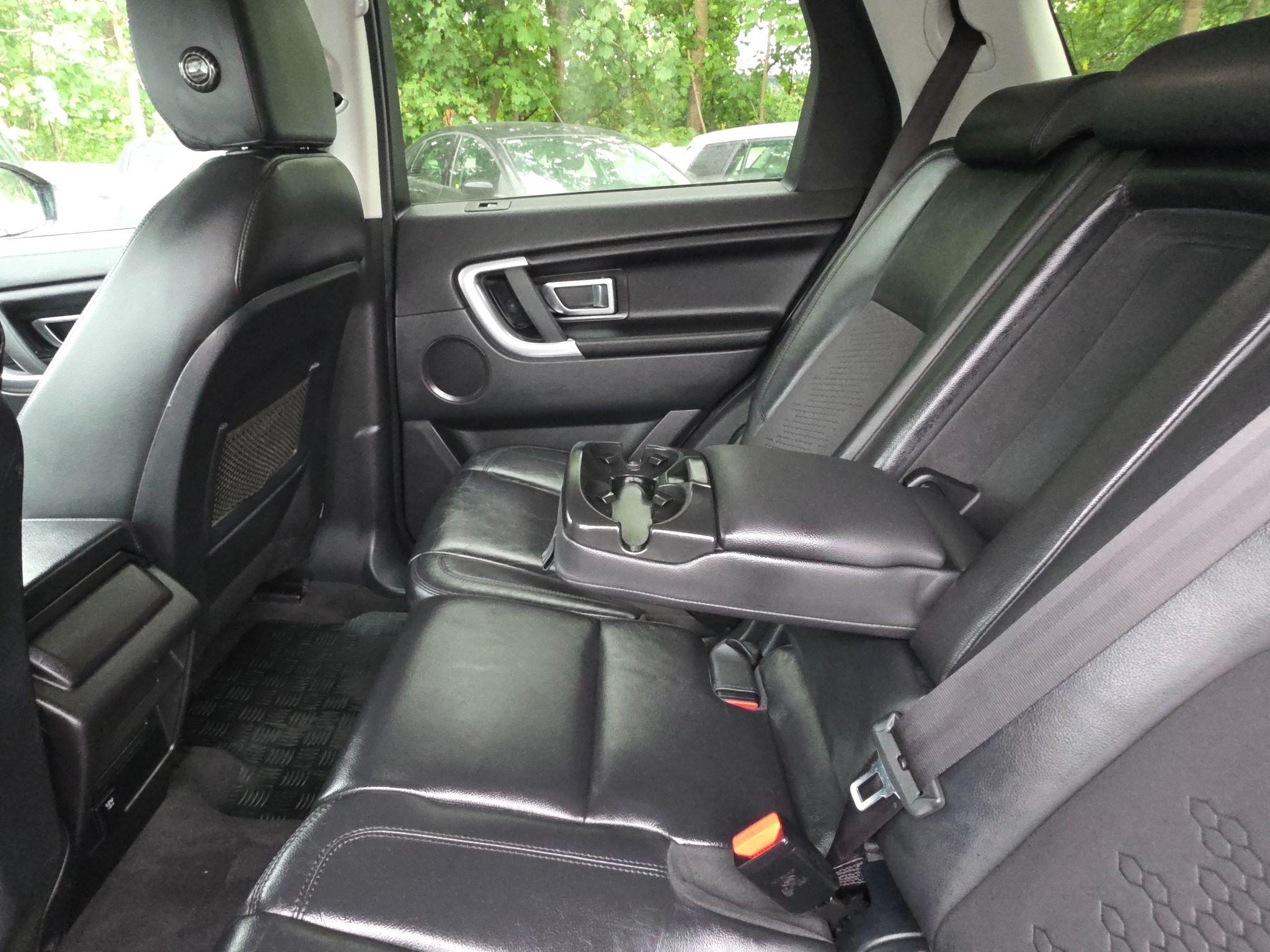 2017 Land Rover Discovery Sport 2.0 TD4 SE 4WD Euro 6 (s/s) 5dr (5 Seat) • 60,214 miles image 28