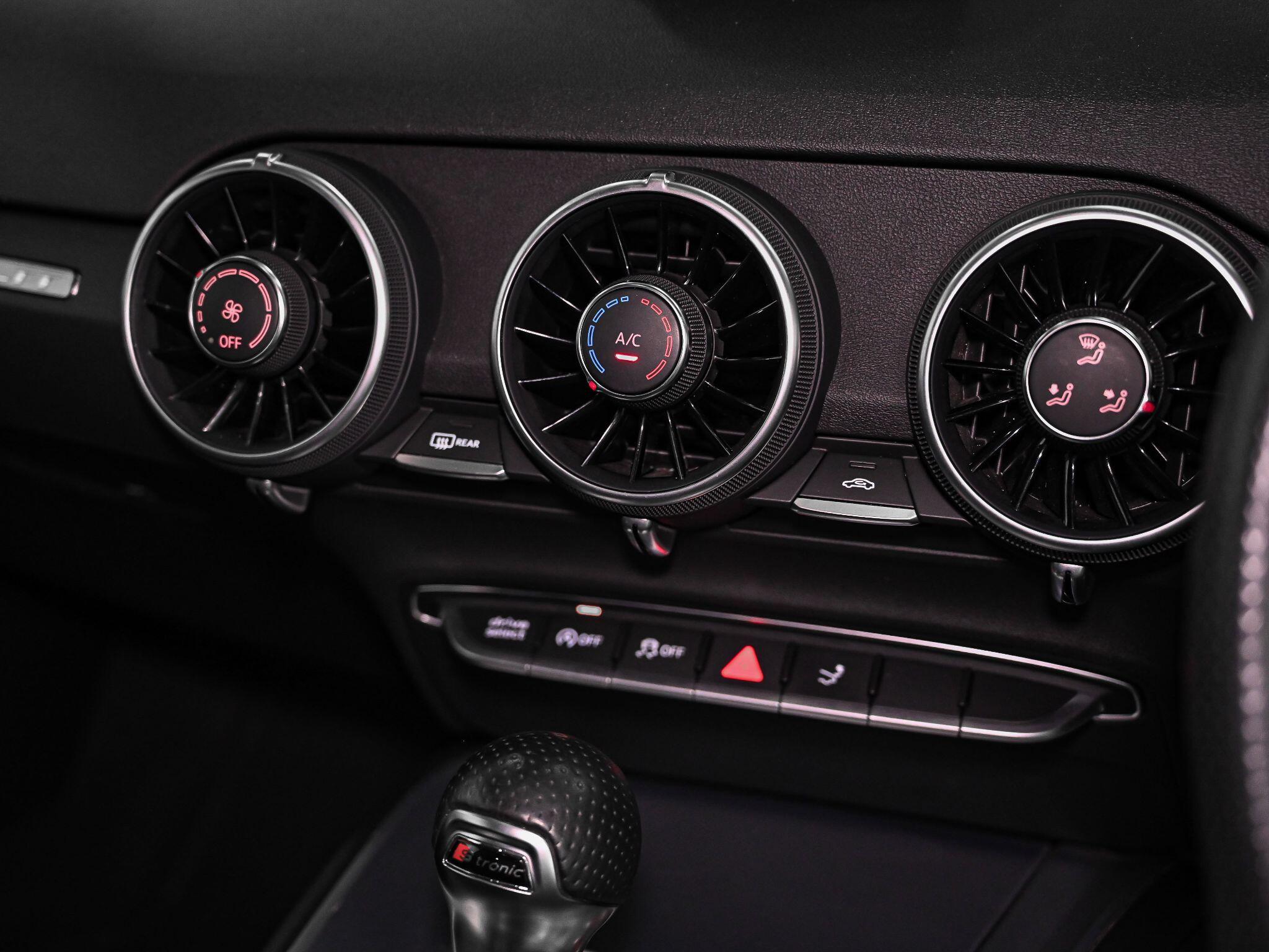 Audi TT view 10