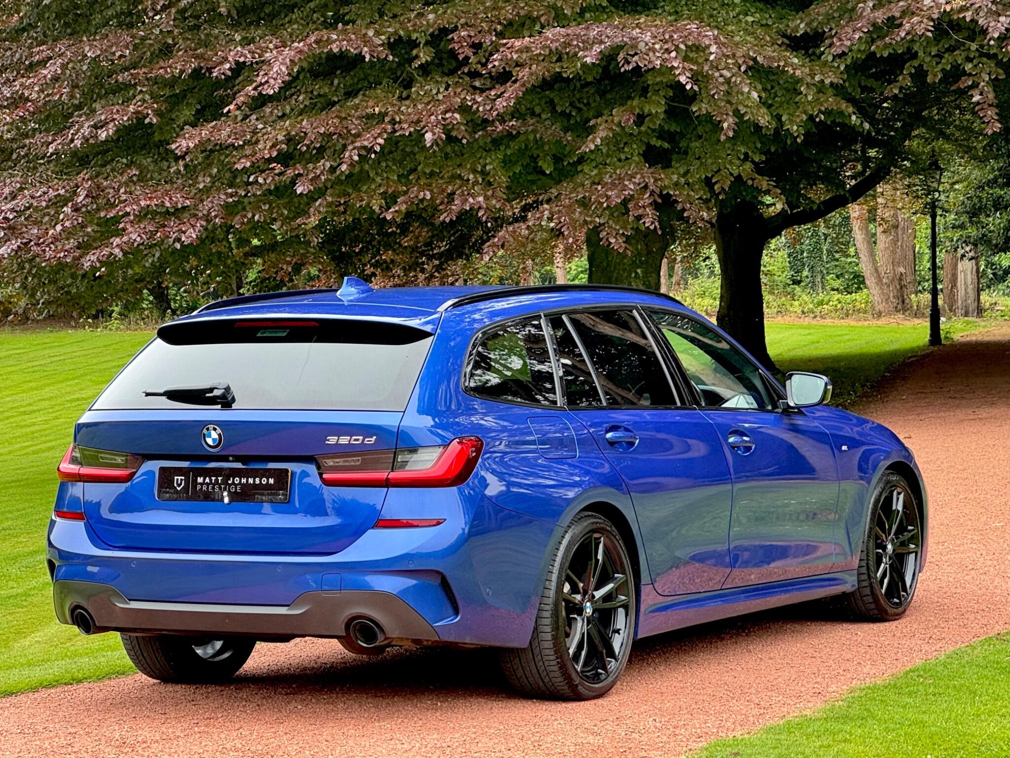BMW 3 Series view 14