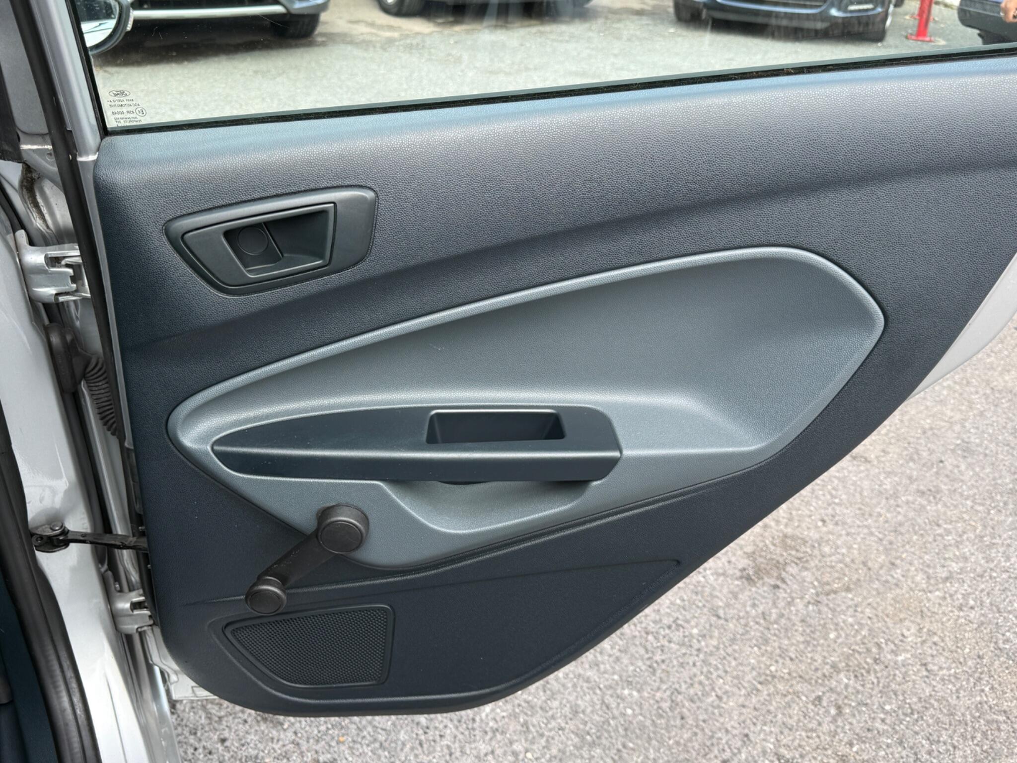 Ford Fiesta - Image 37