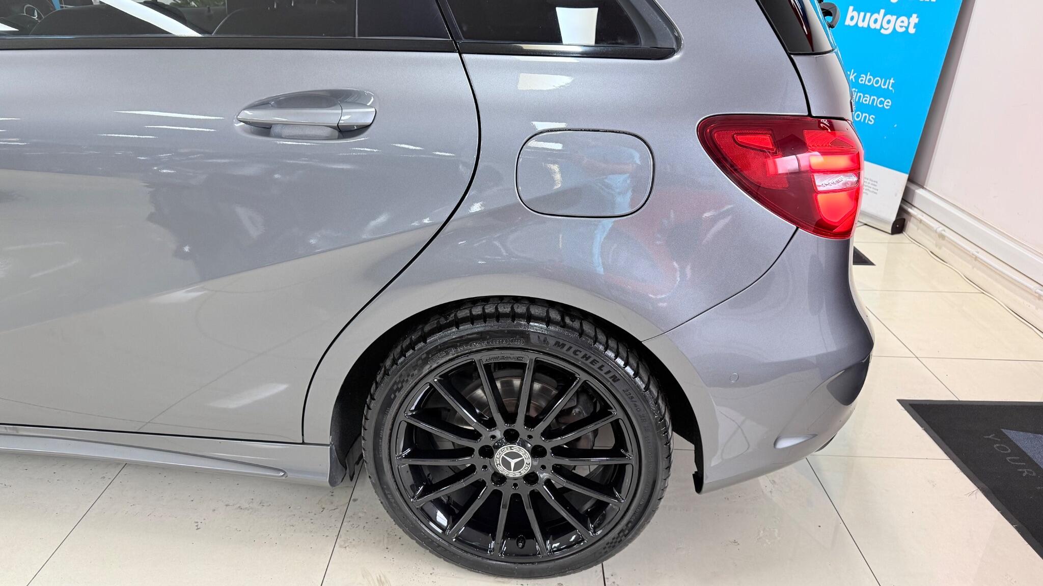 Mercedes-Benz B-Class view 33