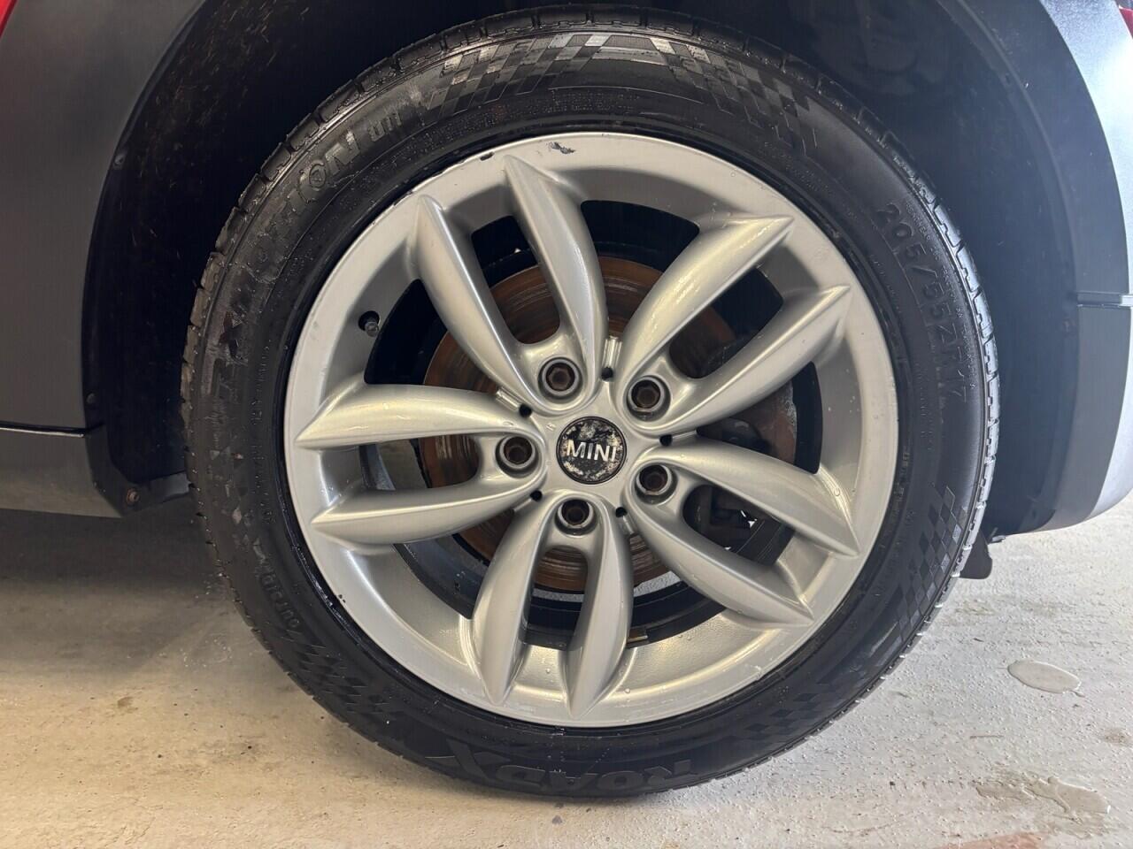 MINI Countryman view 13