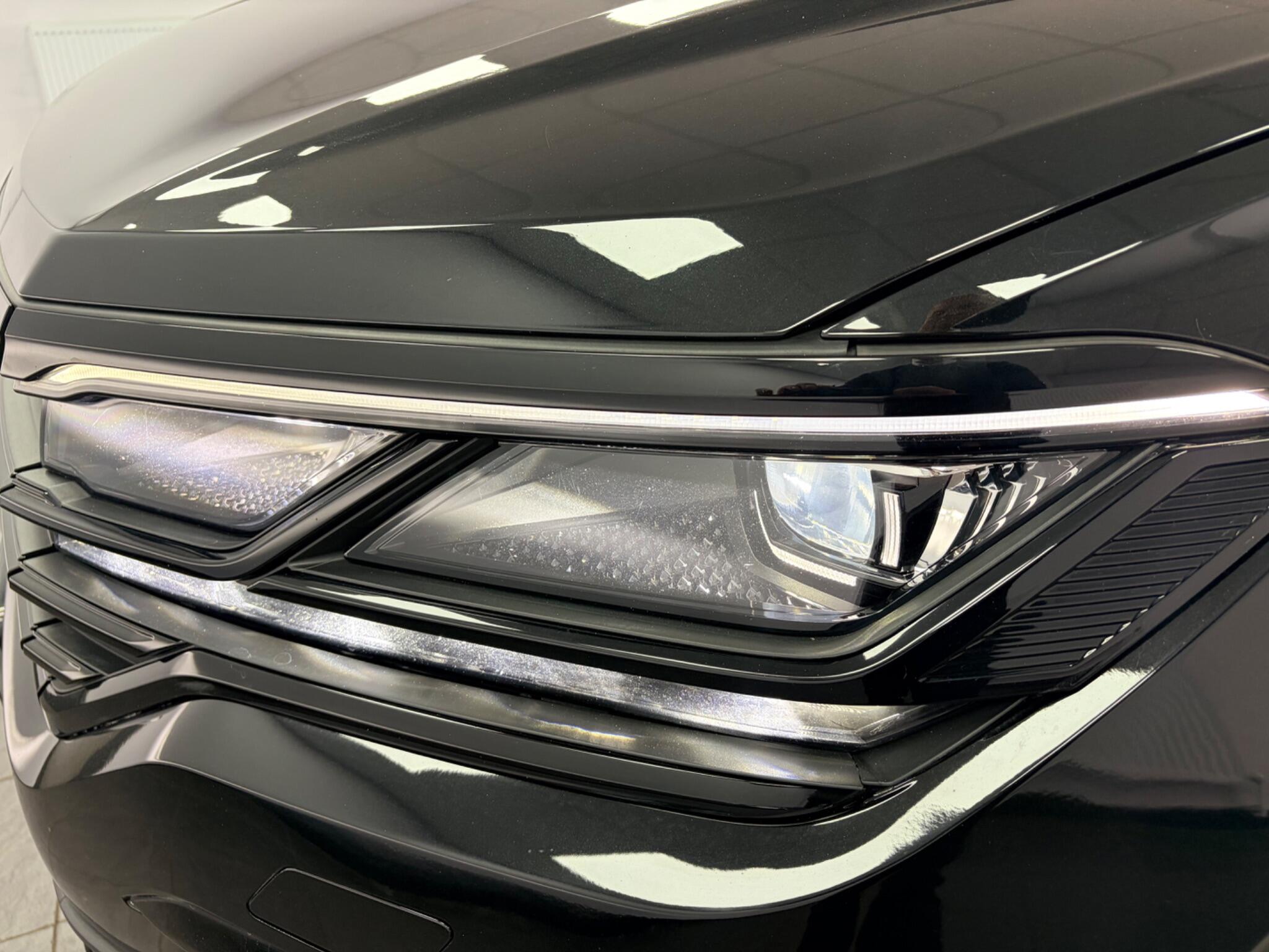 Volkswagen Touareg view 30