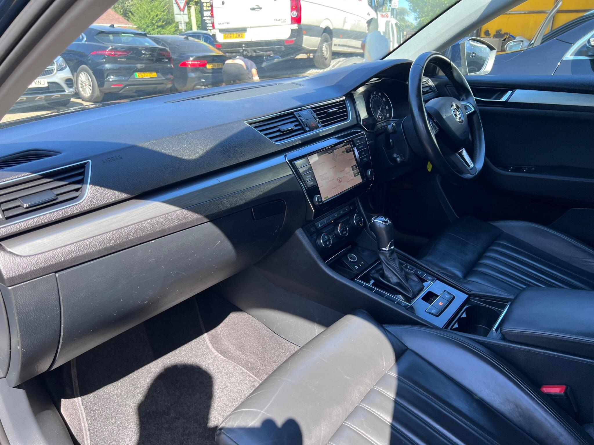 Skoda Superb view 37